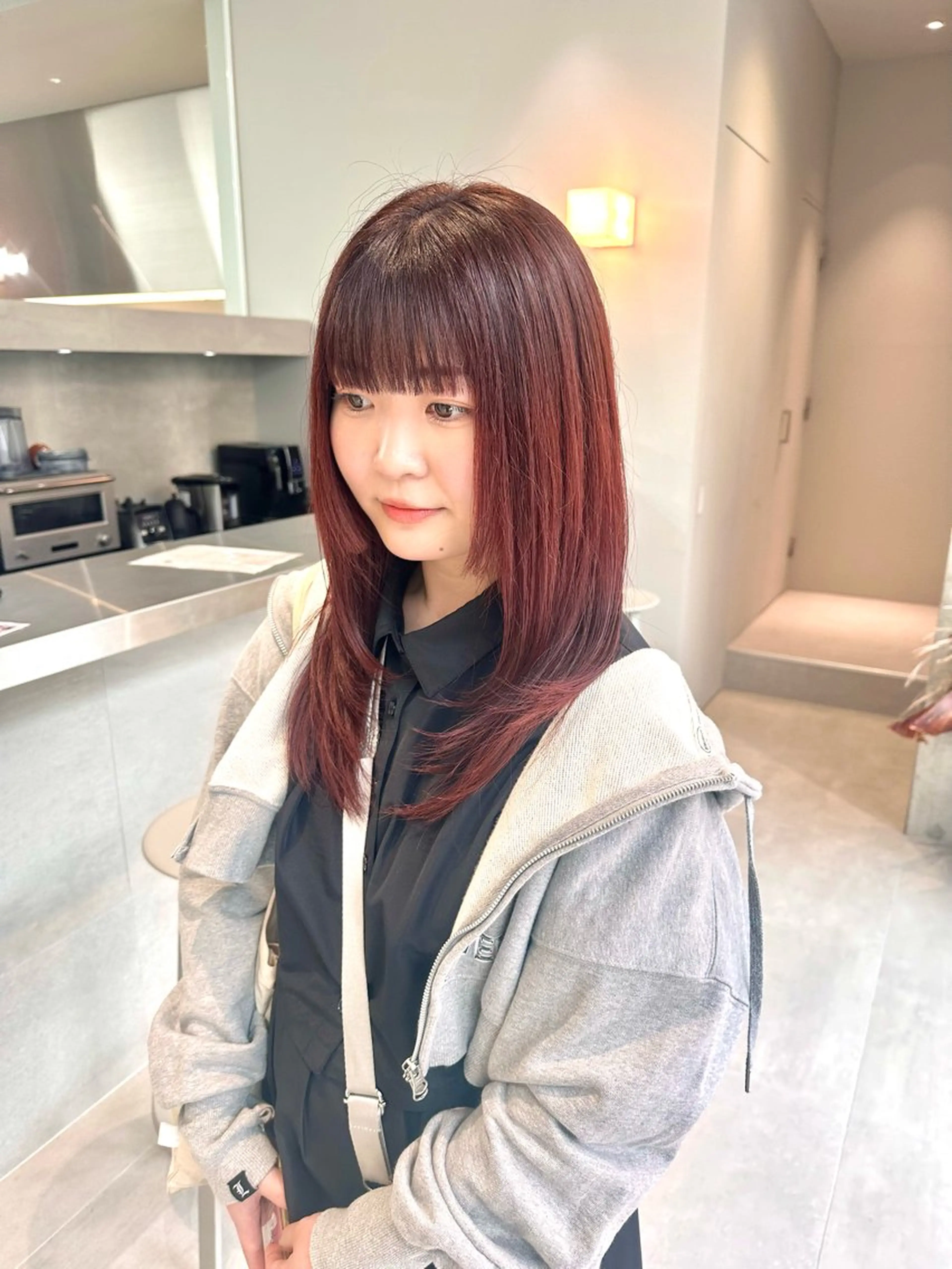セミロング カラー ブリーチ ブリーチなしカラー レッドカラー レイヤーカット カット ヘアカラー トリートメント 染谷 遥花のヘアスタイル