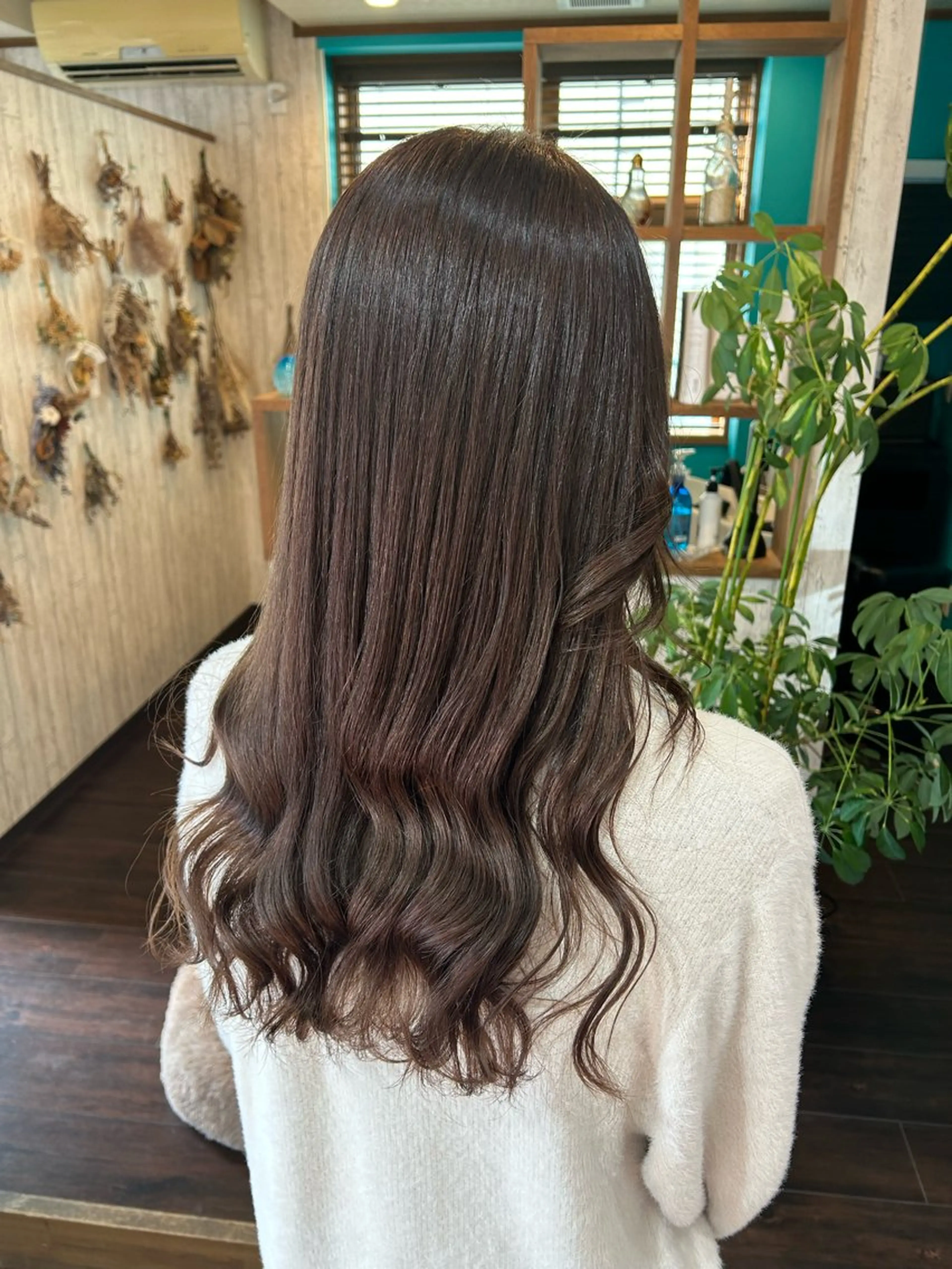 ロング カラー 早坂 さくらのヘアスタイル