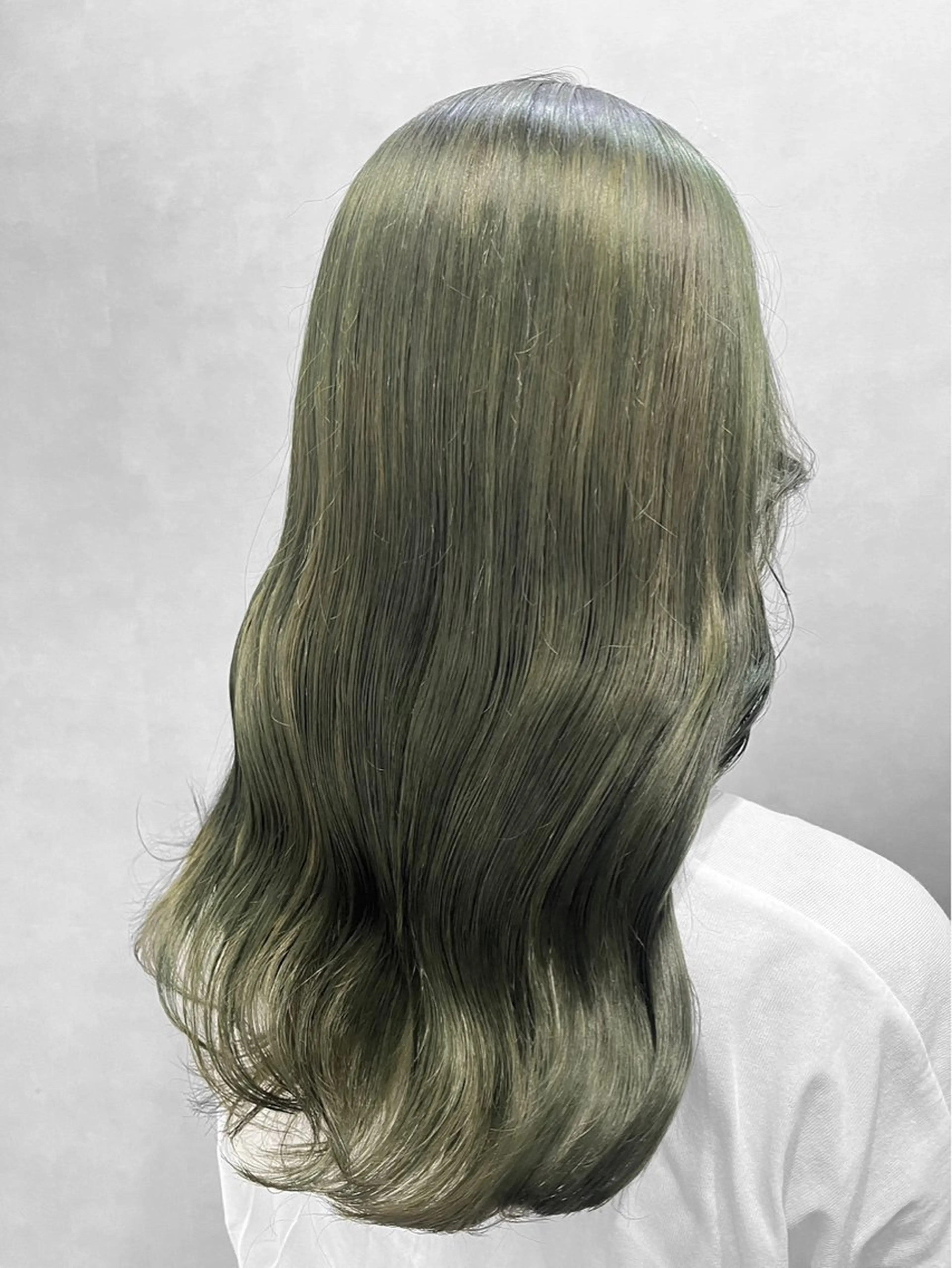 ロング カラー バレイヤージュ ブリーチ ケアブリーチ ダブルカラー イヤリングカラー カット ヘアカラー トリートメント ハイトーン/韓国風/ 艶髪/吉祥寺のヘアスタイル