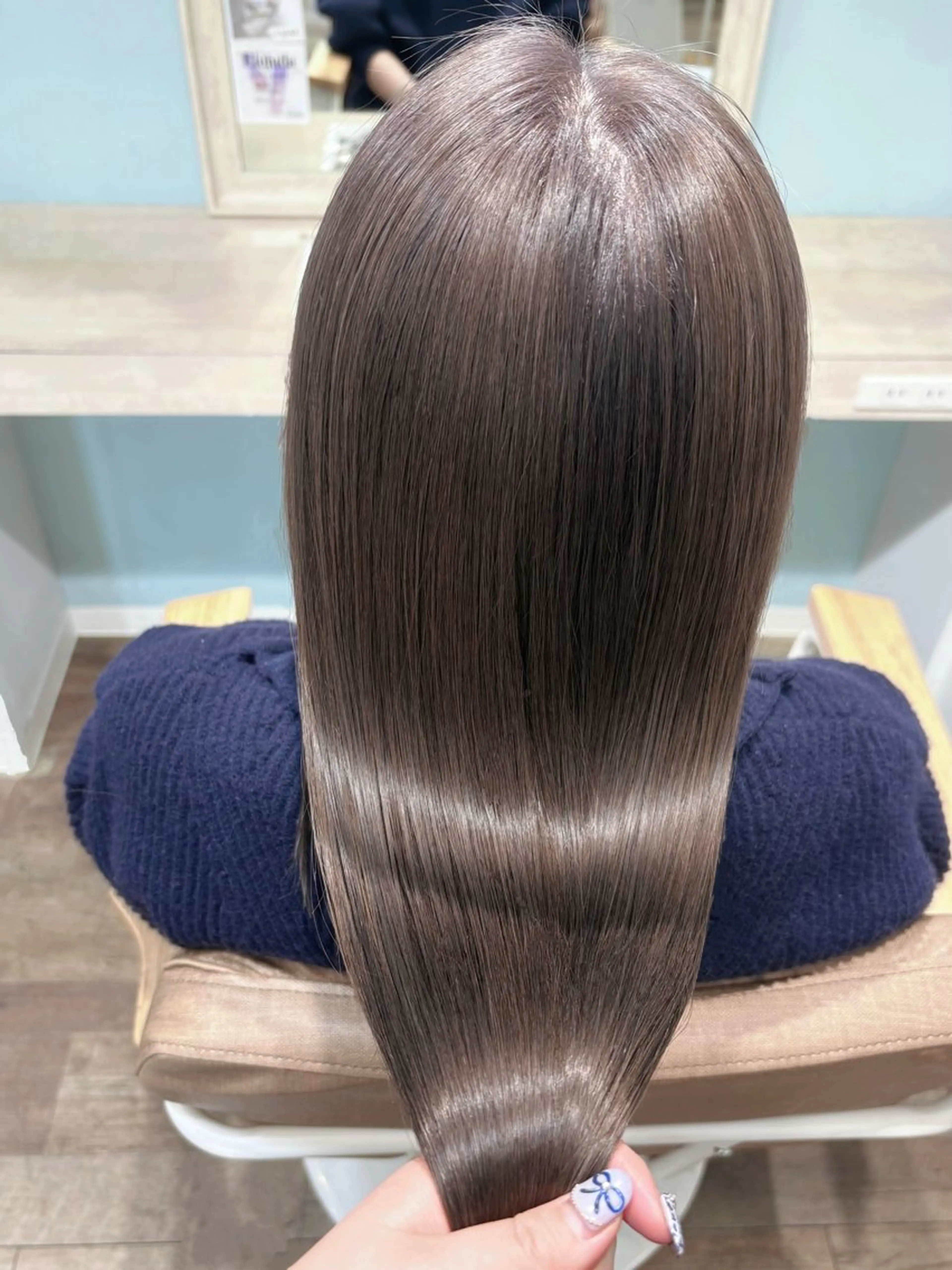 似合わせカット&くすみ感カラー&ダメージケアトリートメント(ホームケア付)🧴の写真