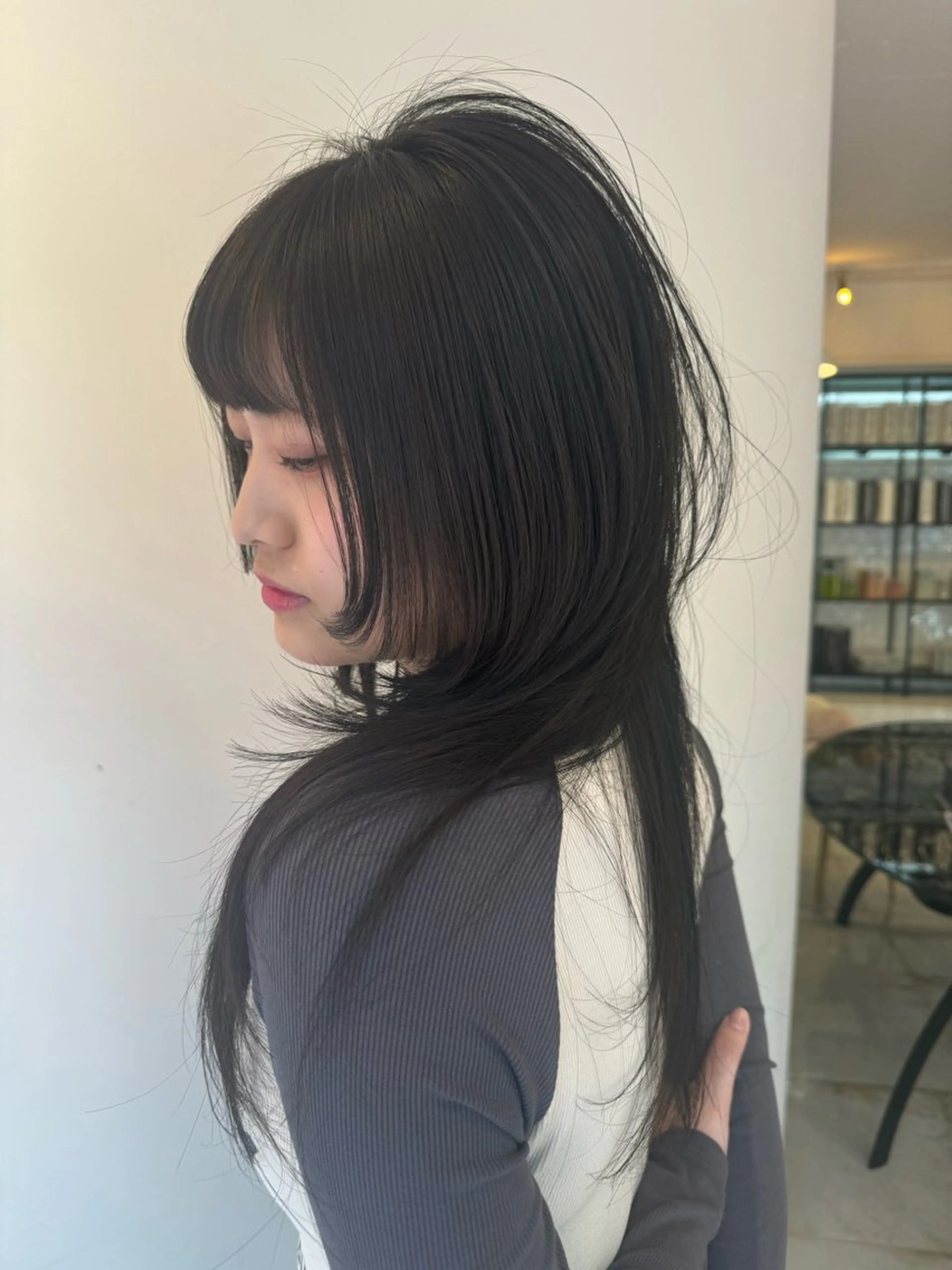 セミロング SHIN レイヤー‪‪カットのヘアスタイル