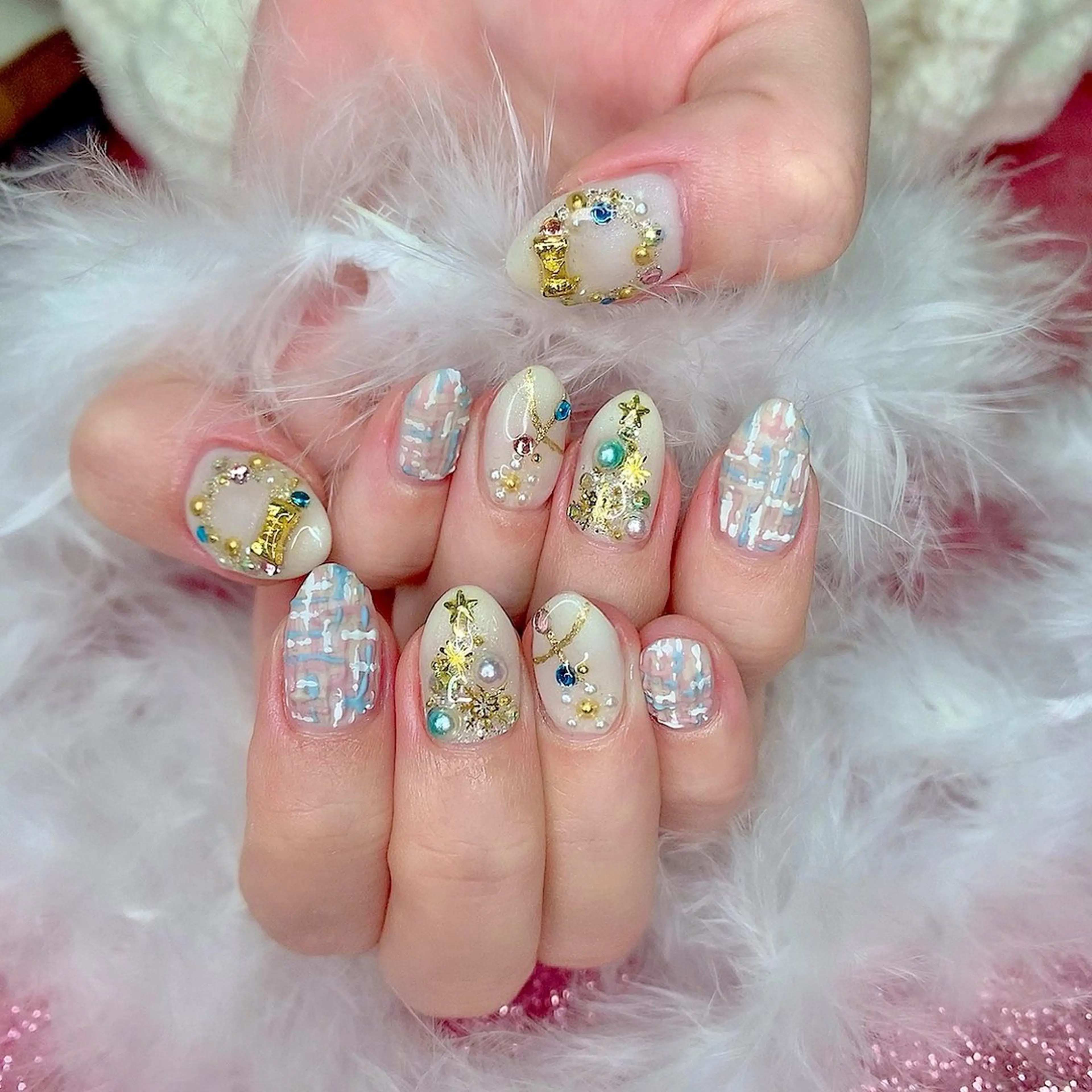 ネイル キラキラネイル 韓国ネイル 持ち込み ストーンネイル ツイードネイル シェアサロンLei.g(レイジー)所属・3Dアートネイル💗 都築レナのネイルデザイン