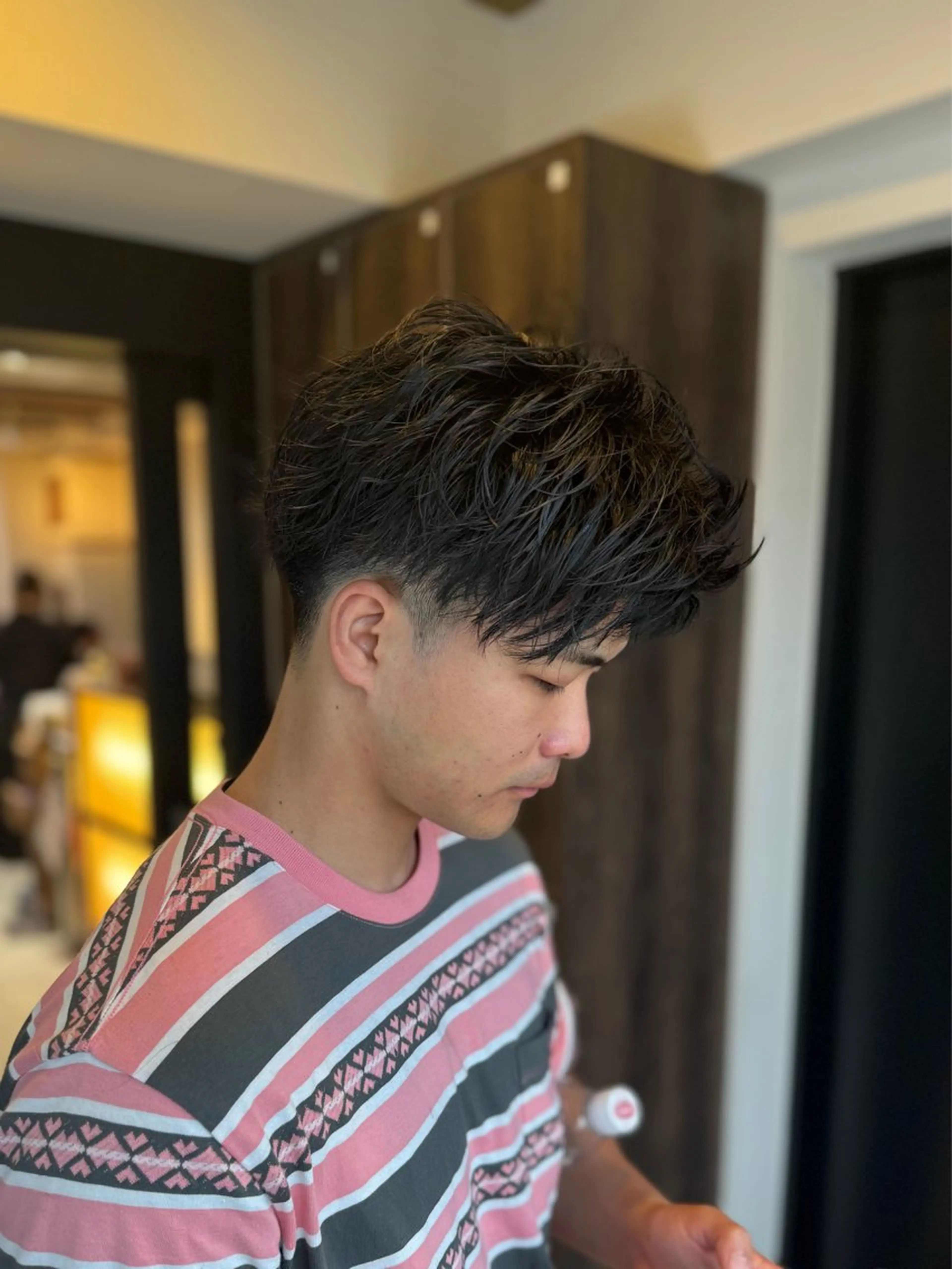 パーマ メンズ アップバング メンズパーマ メンズショート ツイストスパイラルパーマ スパイラルパーマ Bonheur銀座 /前田 栞九郎のヘアスタイル