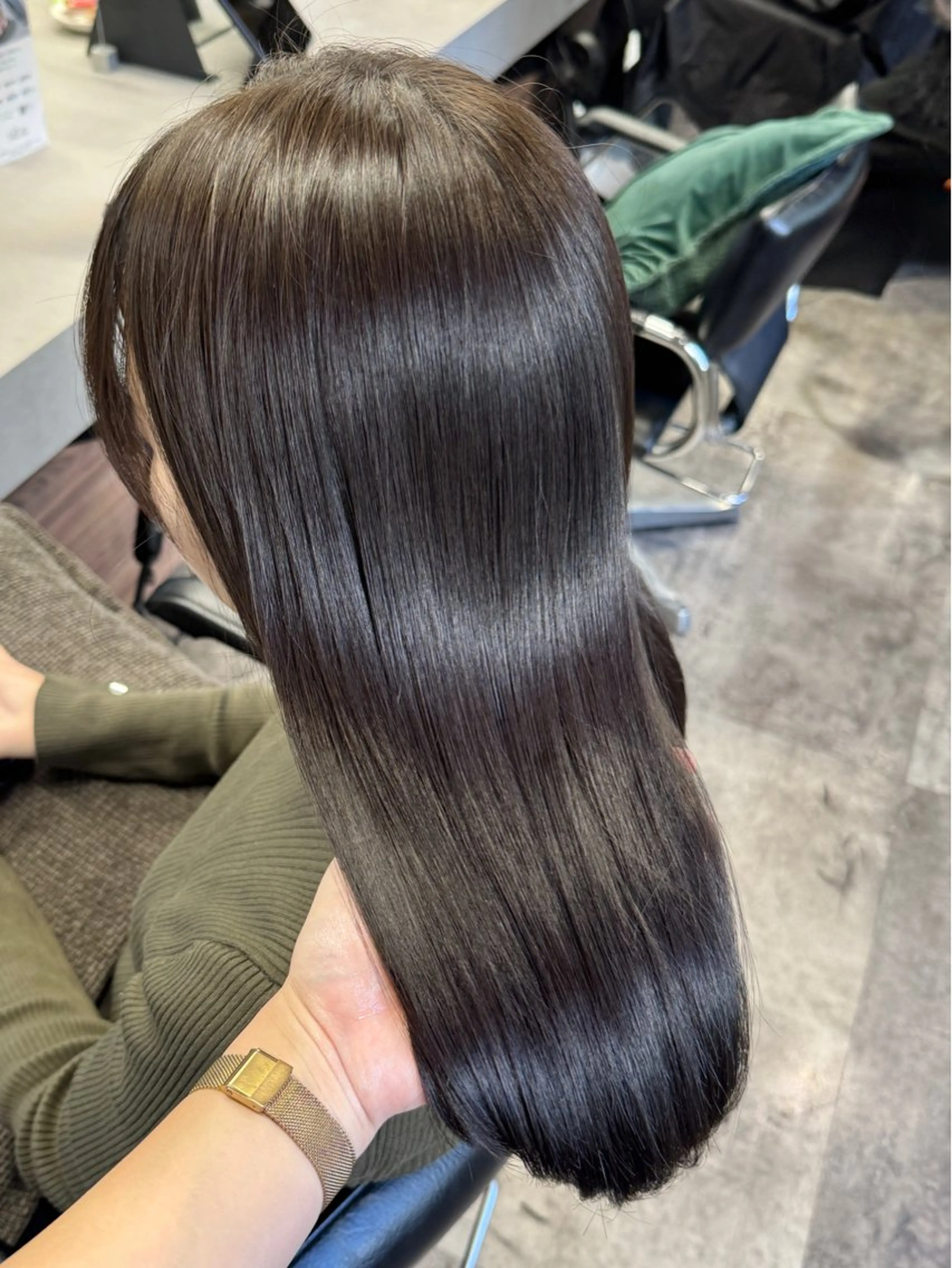 ロング ヘアカラー トリートメント 髪質改善/艶髪 MINAMIのヘアスタイル