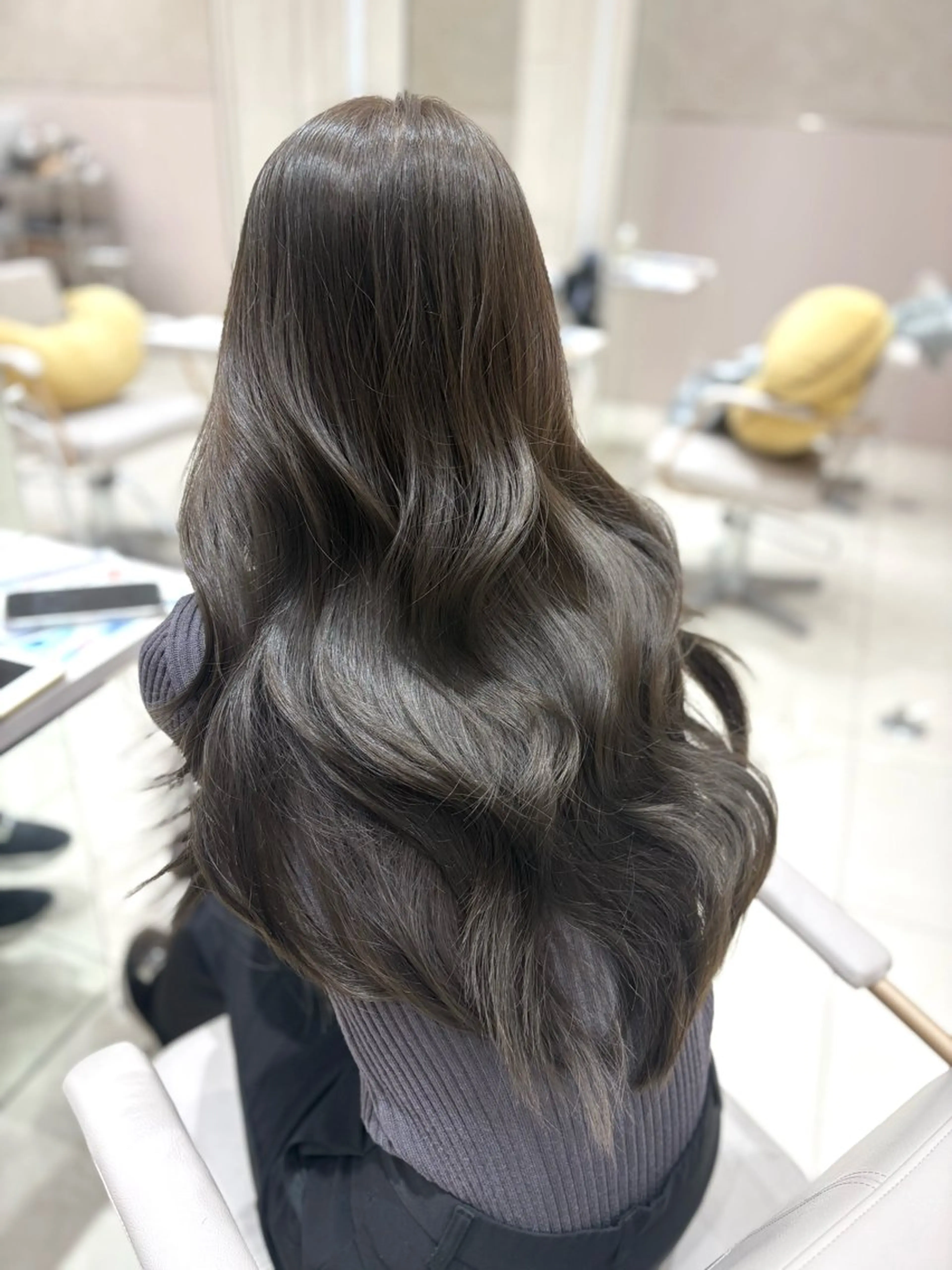 ロング カラー アッシュ アッシュグレー アッシュグレージュ グレージュ ヘアカラー 銀座/オリーブ/ 透明感カラー✨りくのヘアスタイル