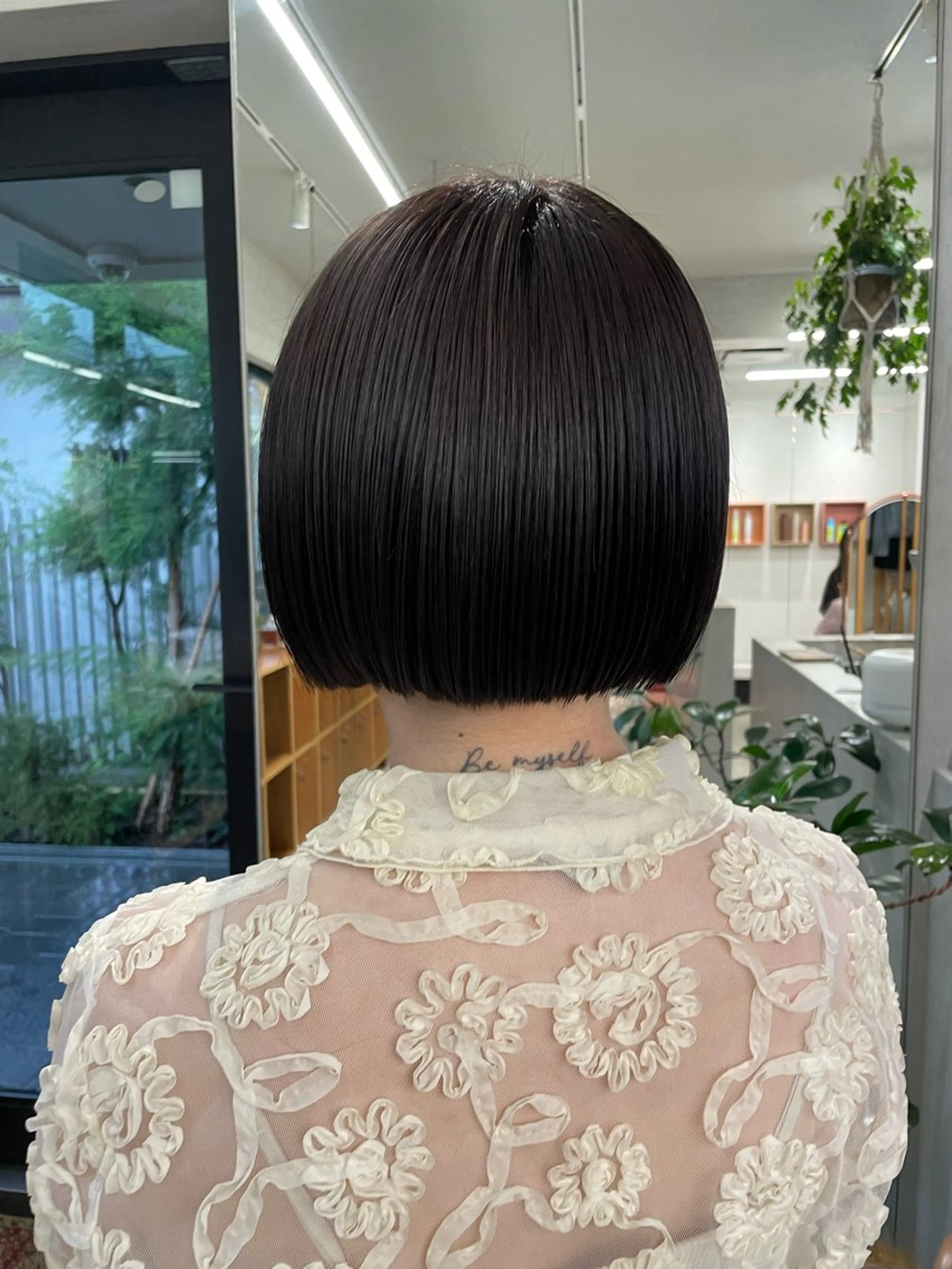 ショート 切りっぱなしボブ ボブ カット 鶴井 美空のヘアスタイル