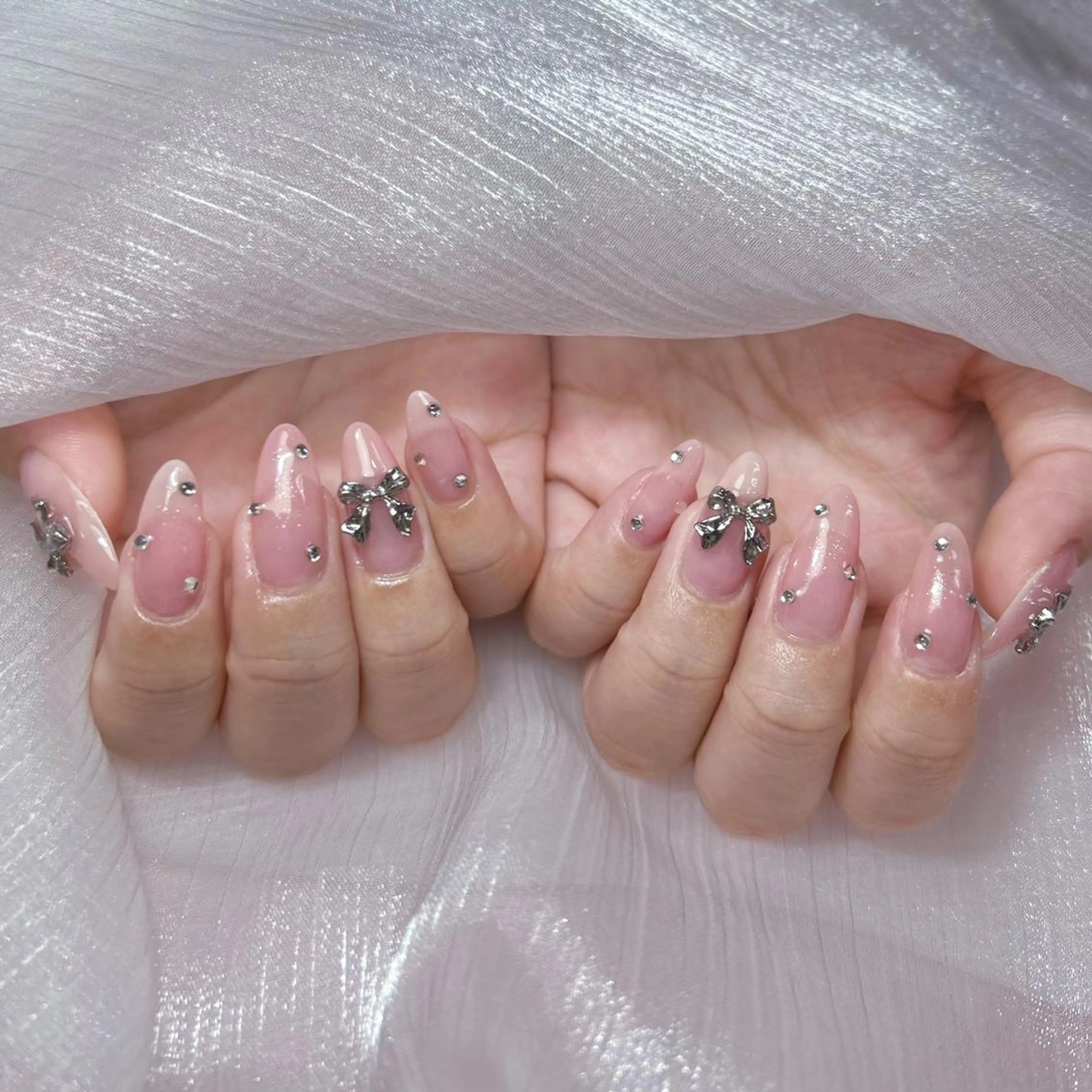 ネイル アートネイル オーロラネイル ガーリー キラキラネイル 韓国ネイル ハンドネイル DIANMOND NAIL🌸のネイルデザイン