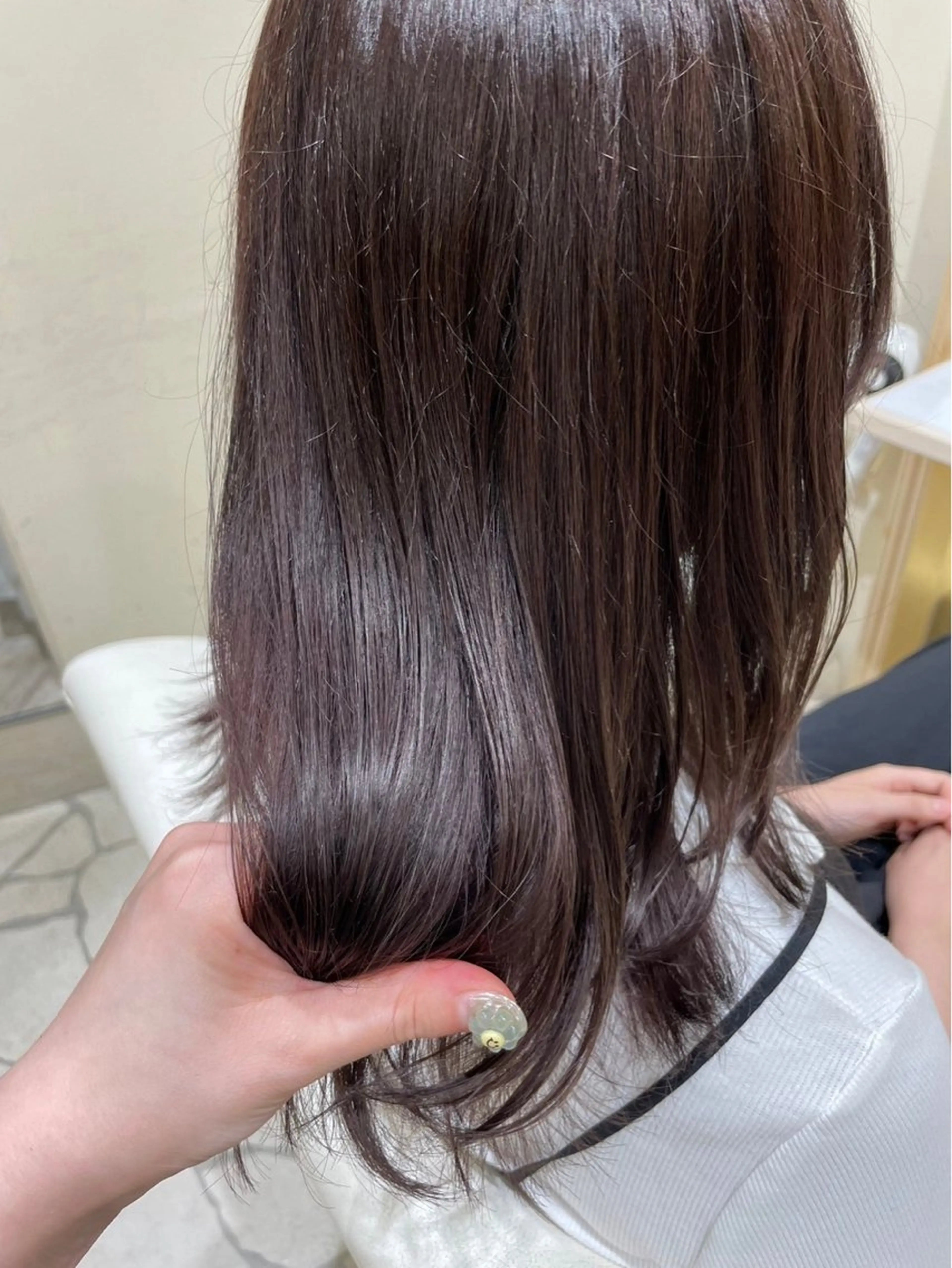 セミロング 中山 優里のヘアスタイル