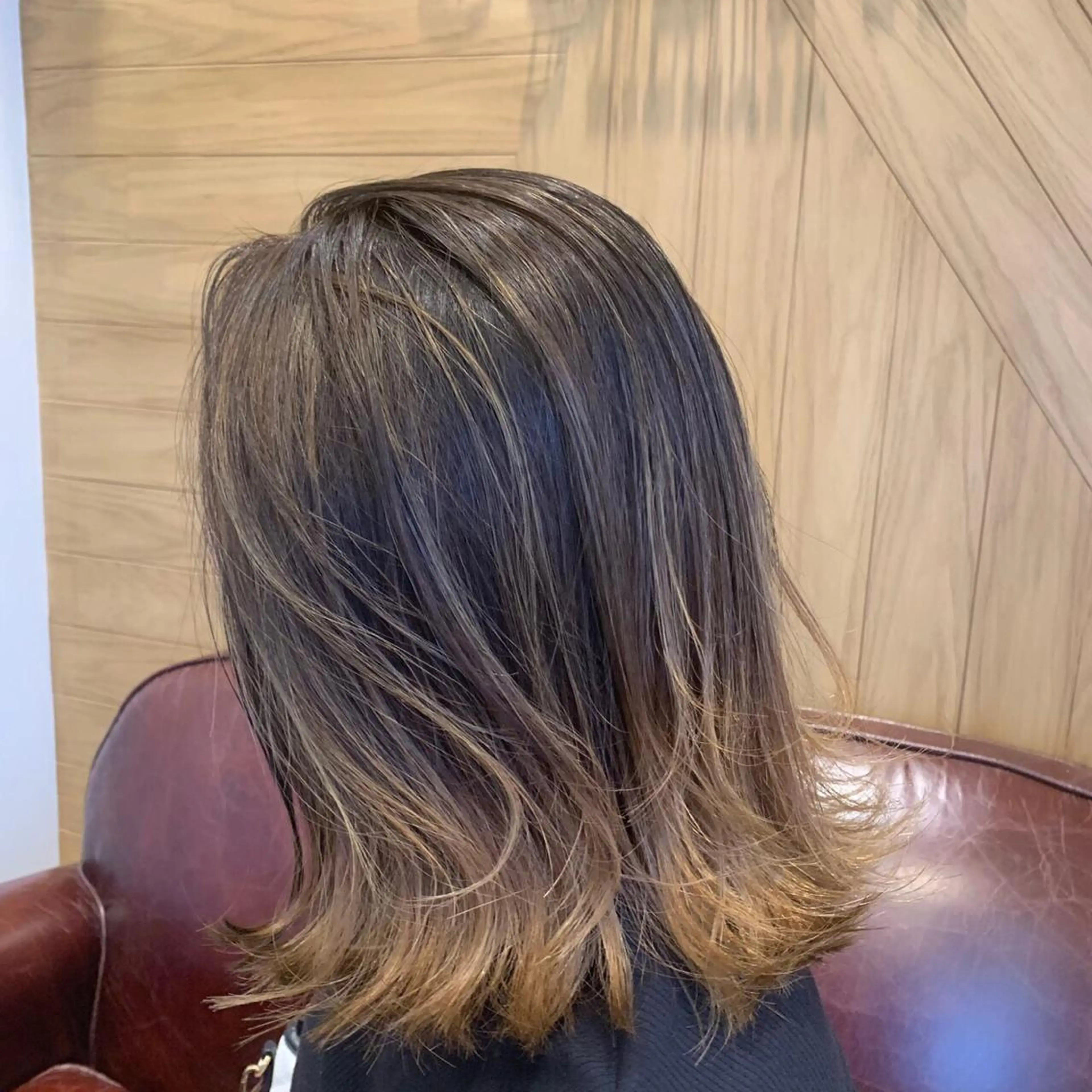 ミディアム カラー デザインカラー 鈴村 大介のヘアスタイル