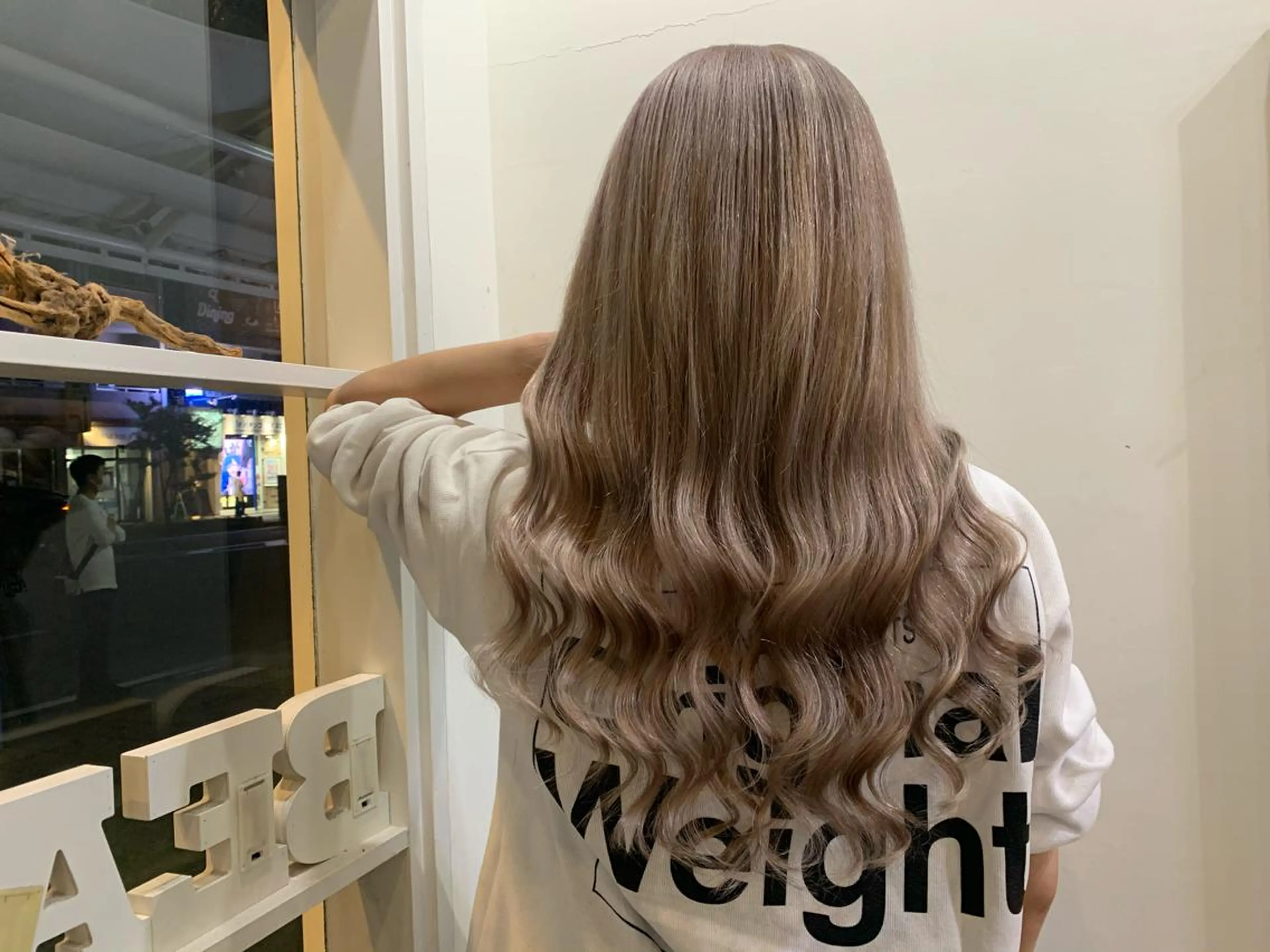 ミディアム カラー パーマ ヘアアレンジ メンズ キッズ ネイル マツエク・マツパ アイブロウ メンズブリーチ ブリーチ 眉カラー エクステ 長さ出し 🤍韓国風/艶髪🤍 鳥越美羽のヘアスタイル