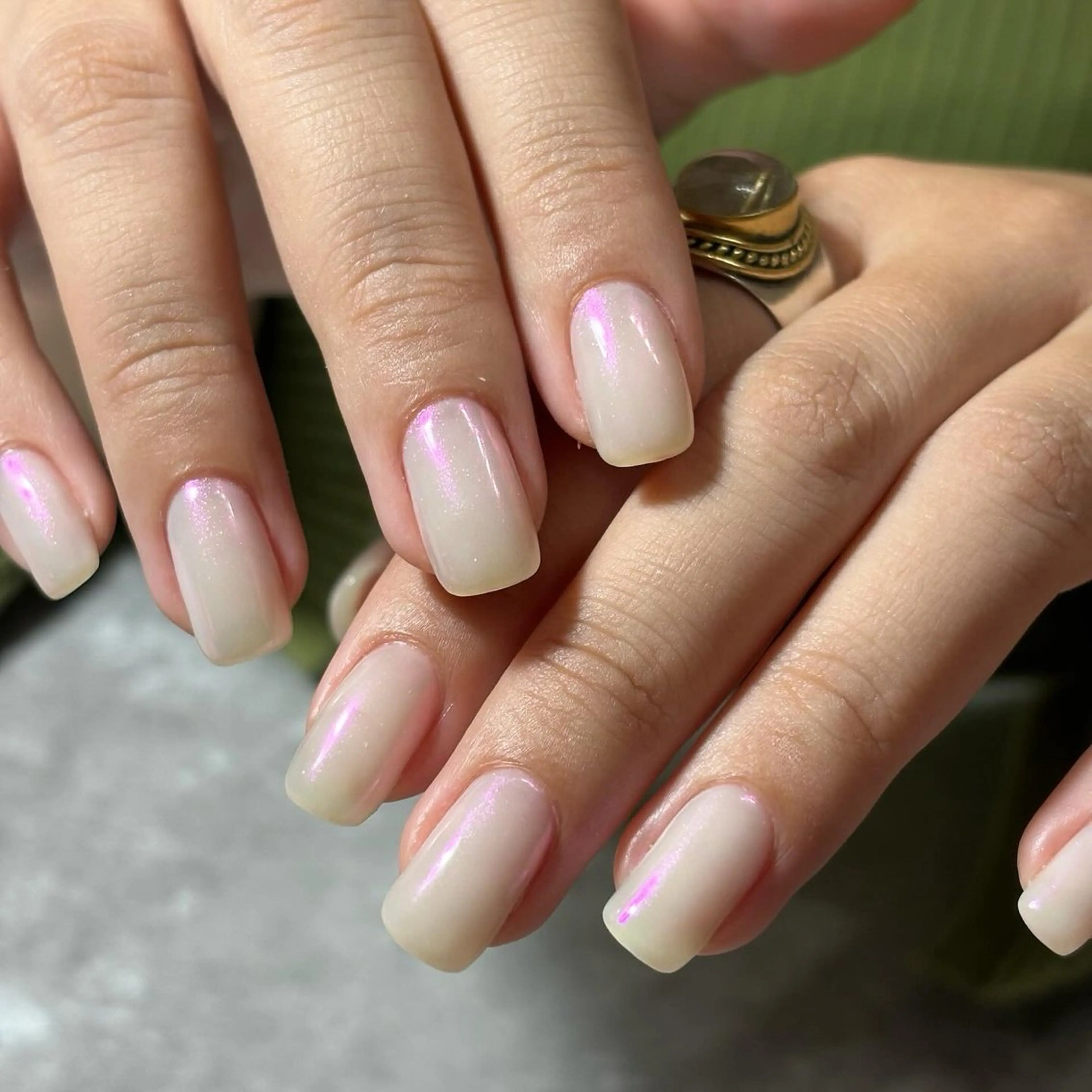 ネイル オーロラネイル ピンク ハンドネイル Elio所属・Elio 国泰寺のネイルデザイン