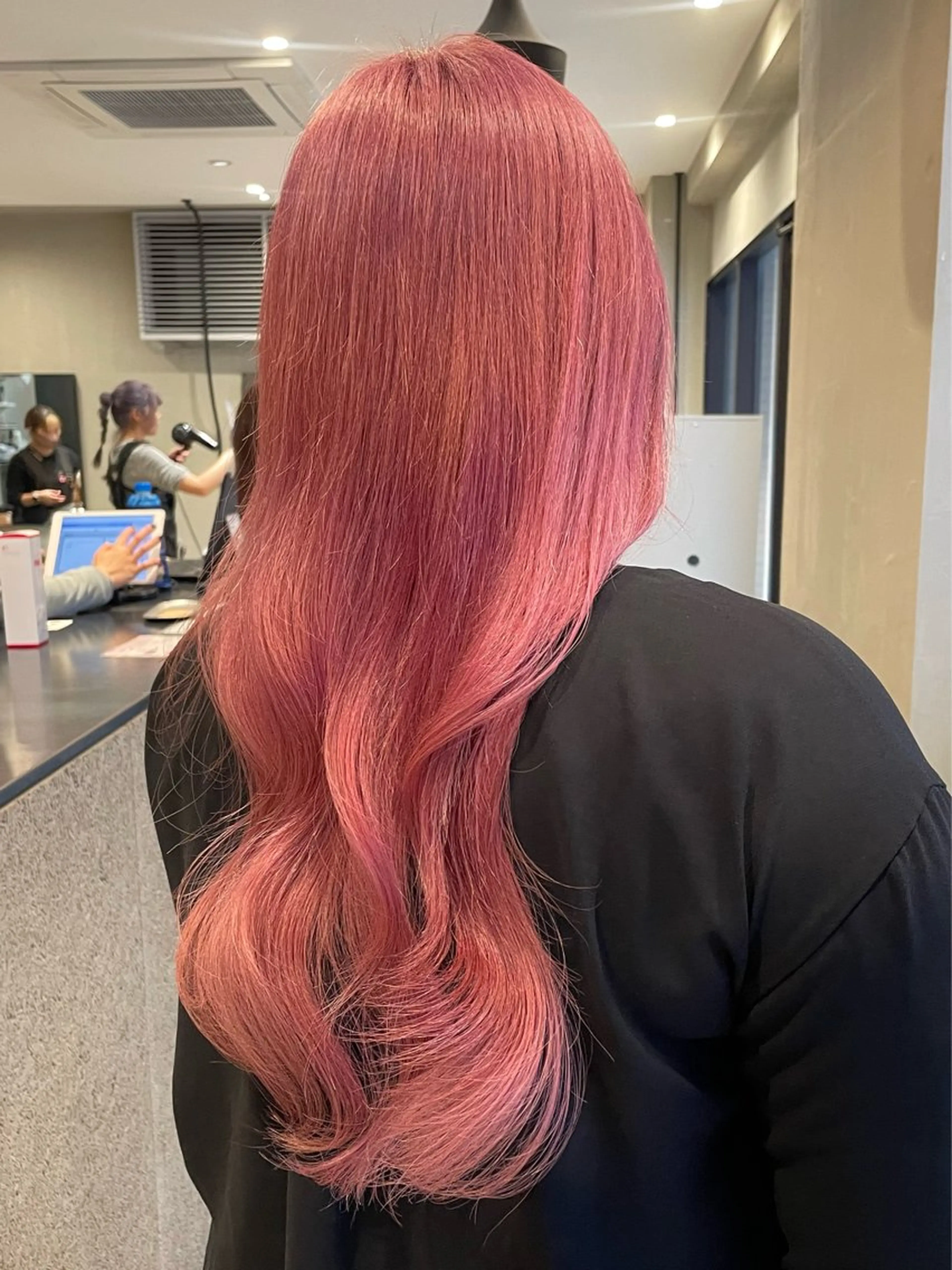 ロング カラー ブリーチ 博多/ブリーチ/レイ ヤーカット/莉子のヘアスタイル