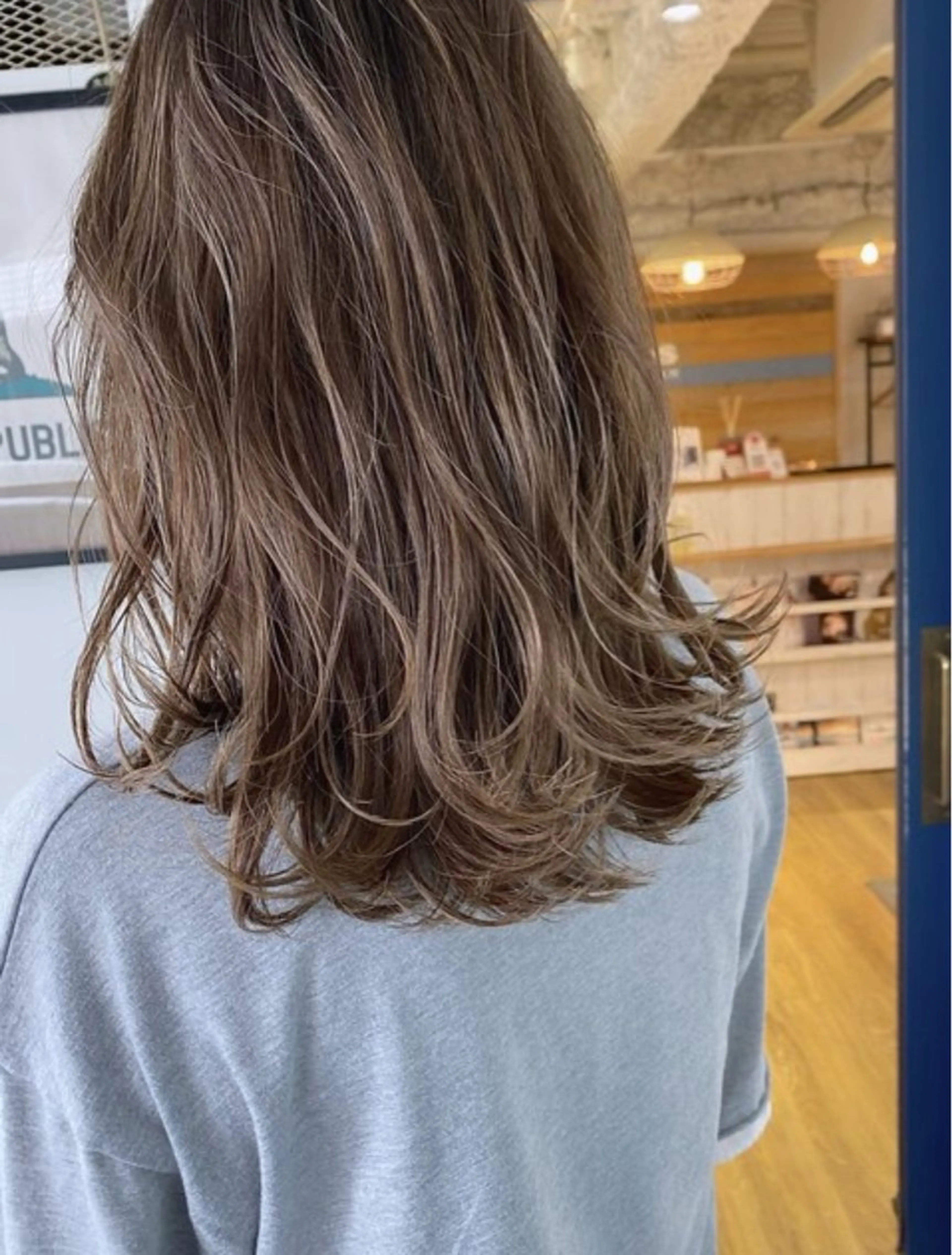 ミディアム カラー kivi 【キヴィ】所属・似合わせカット Rinka🌻のヘアスタイル