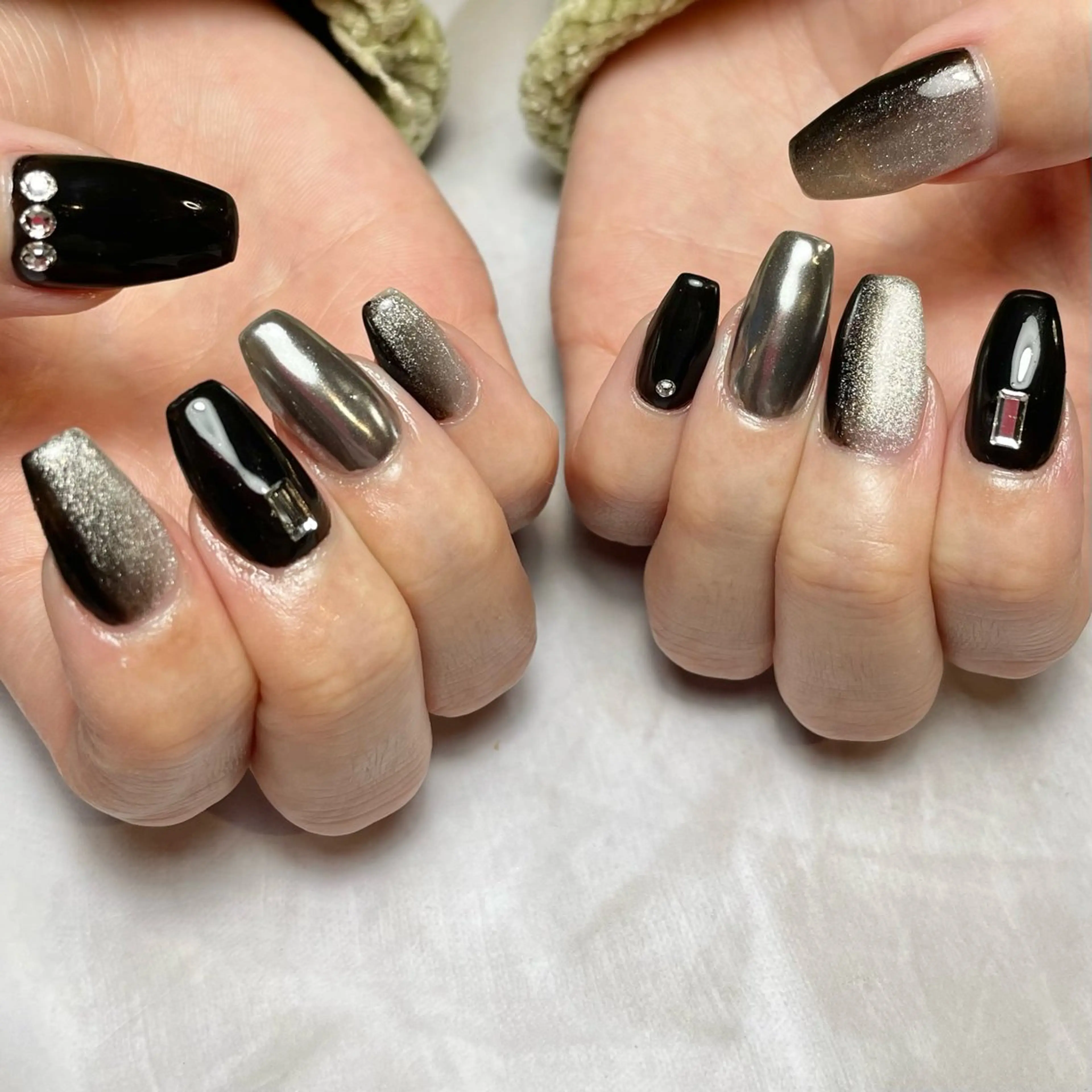 ネイル 持ち込み シルバー ハンドネイル Reflection marikoのネイルデザイン