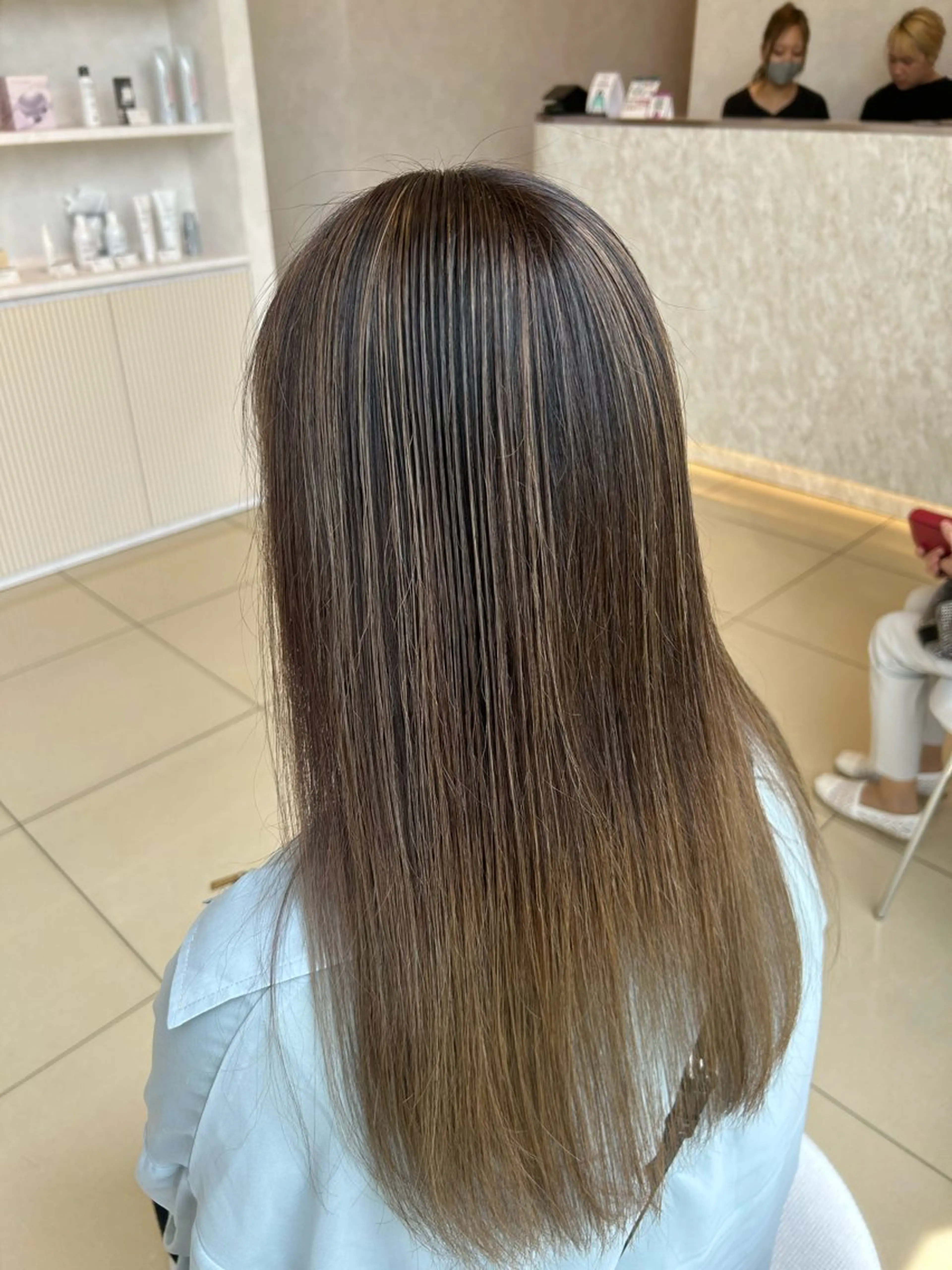 カラー 小林 亜紀のヘアスタイル