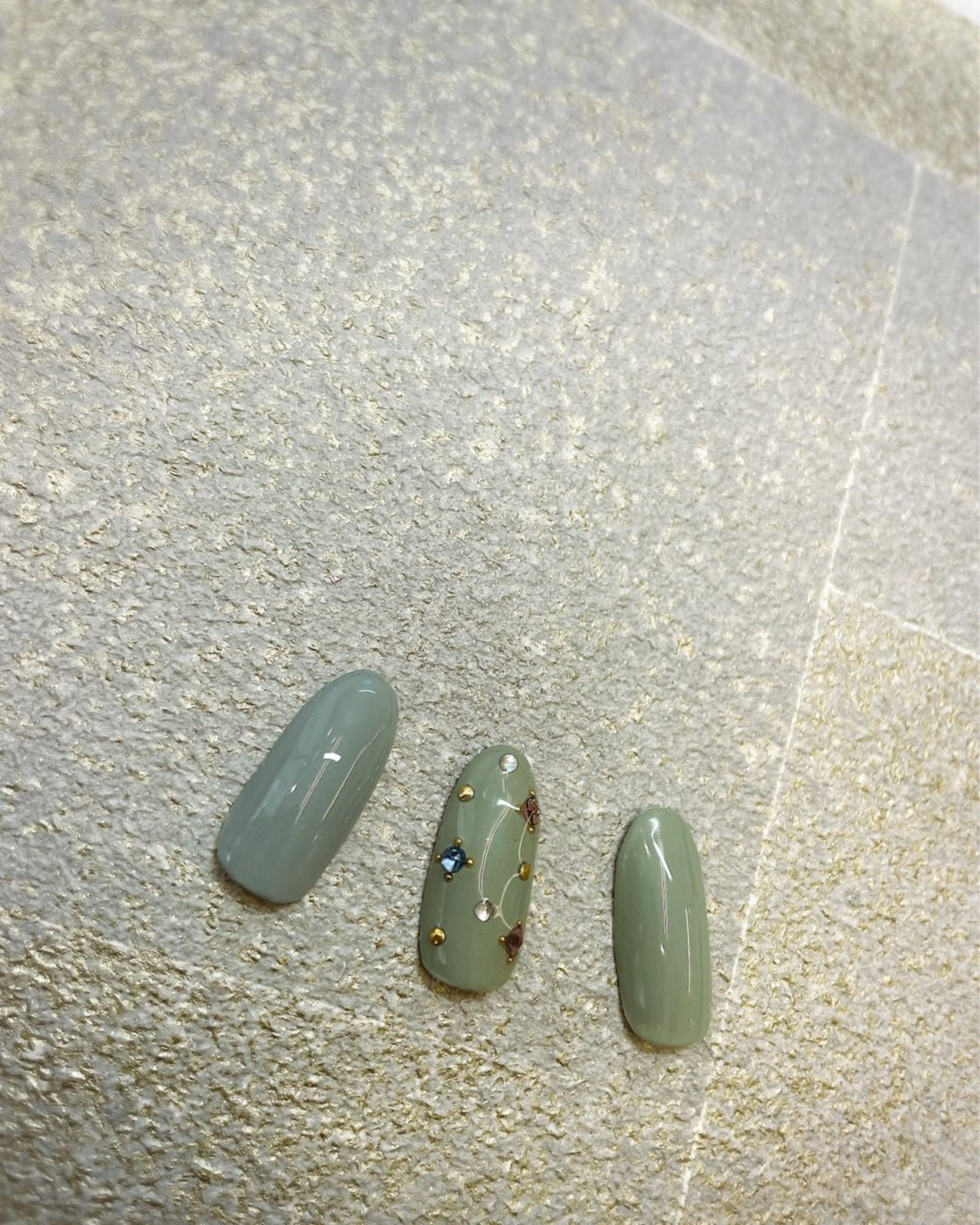 ネイル グリーン ハンドネイル NAIL GALLERY Avant【アヴァン】伊丹店所属・Avant Sakiのネイルデザイン