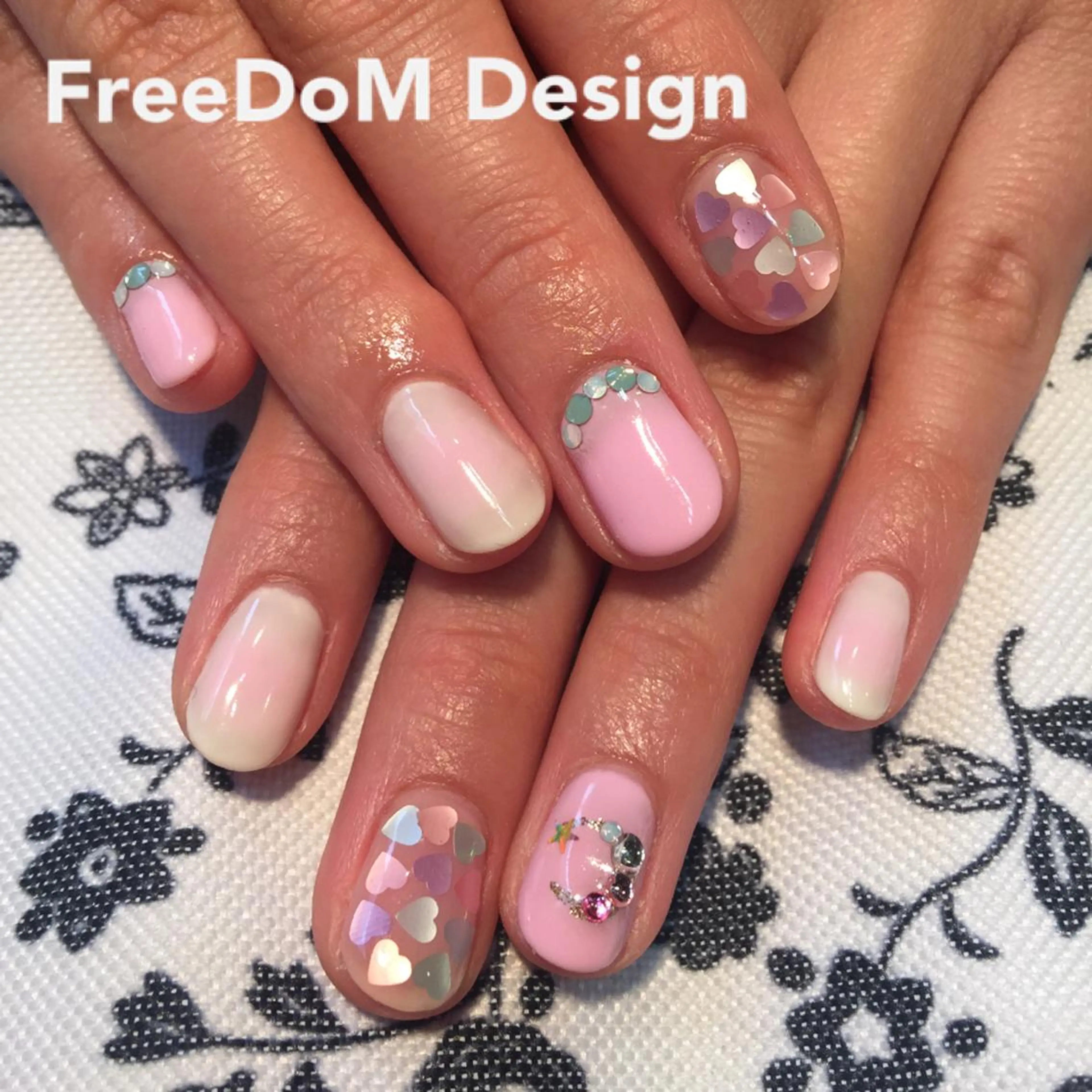 ネイル アートネイル ＦreeDoＭ   Design所属・W KUMIのネイルデザイン