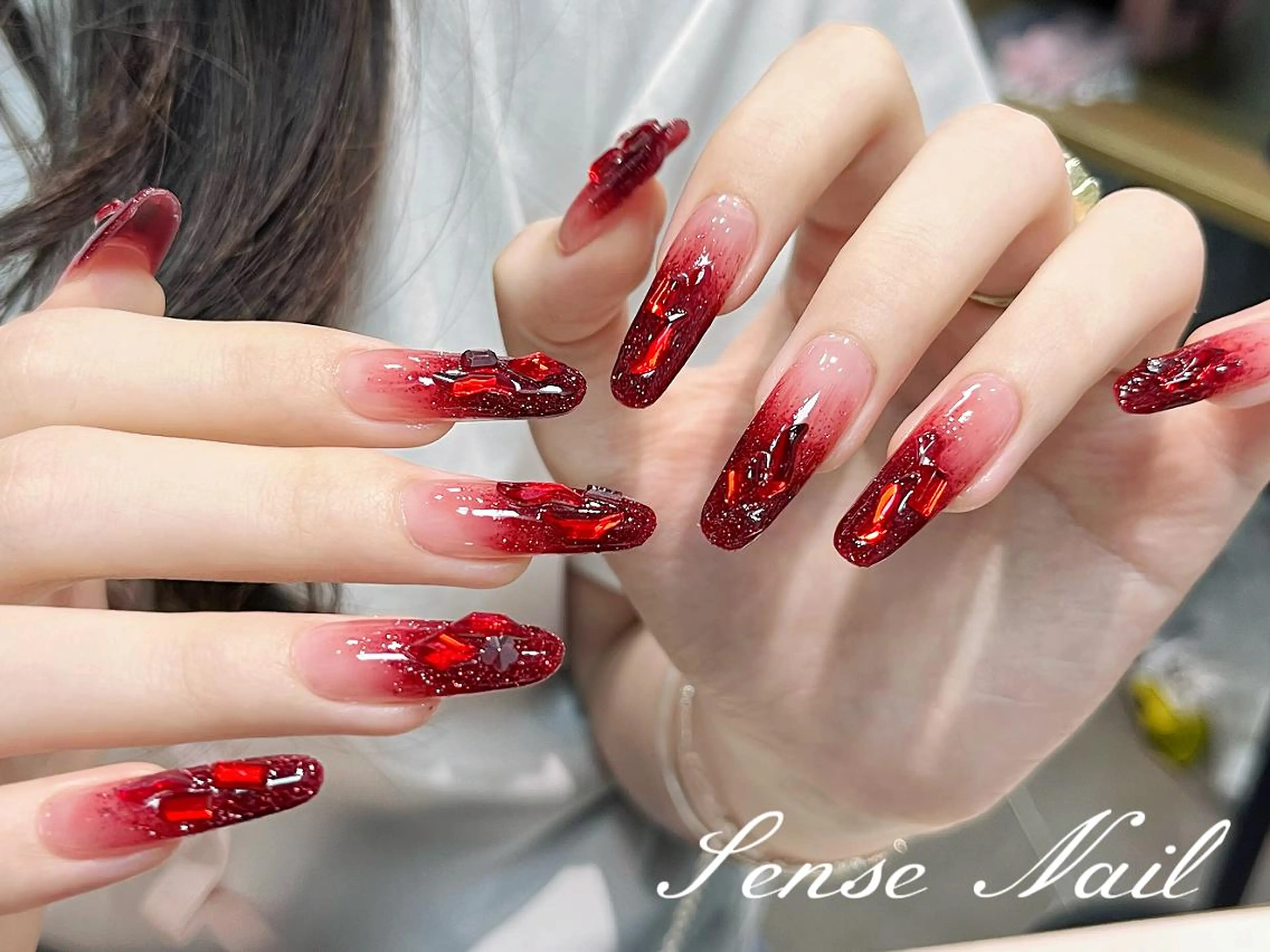 ネイル Queening 🦋のネイルデザイン