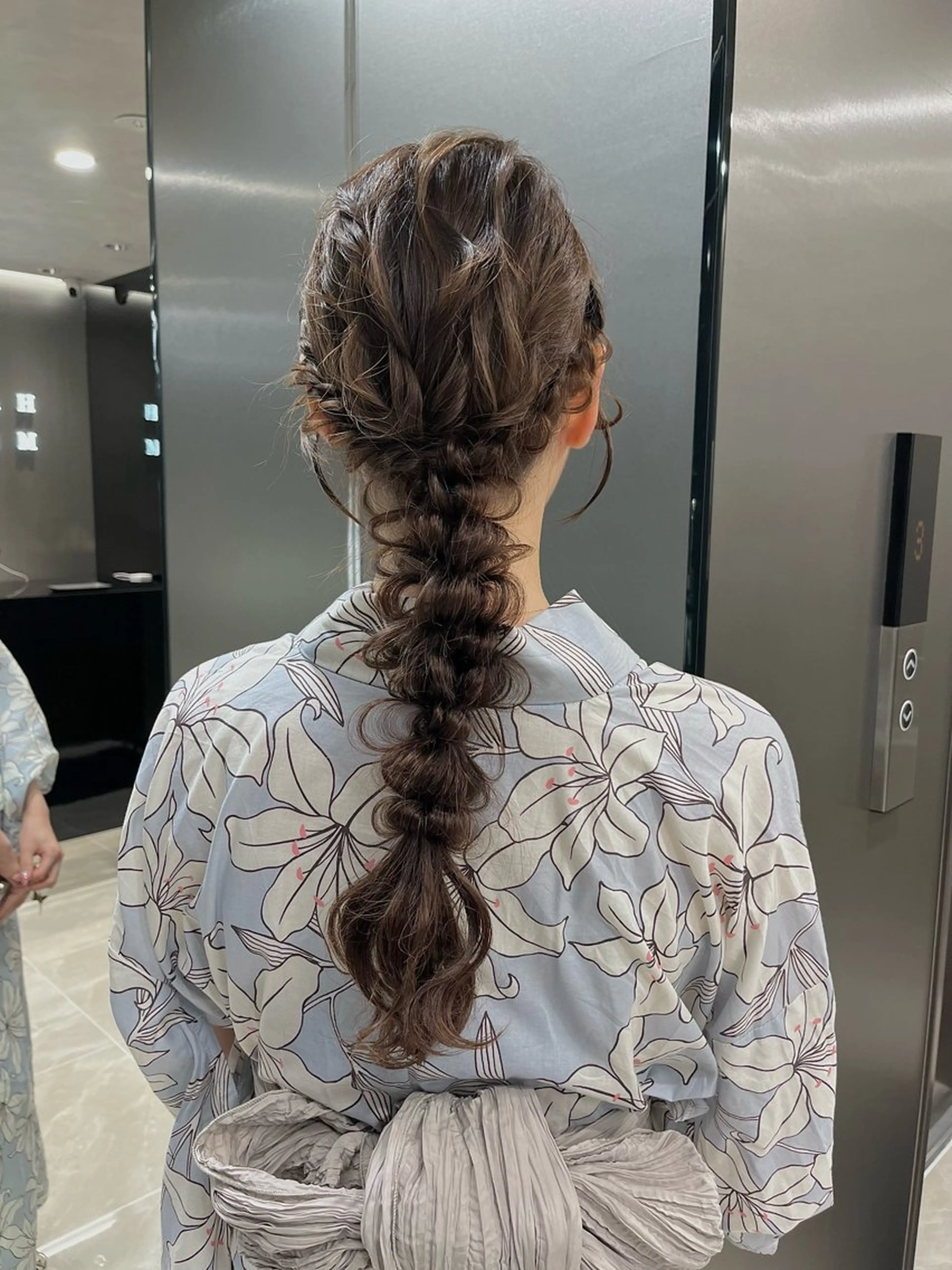 ロング ヘアアレンジ ウスイマイコ カット/ケアカラーのヘアスタイル