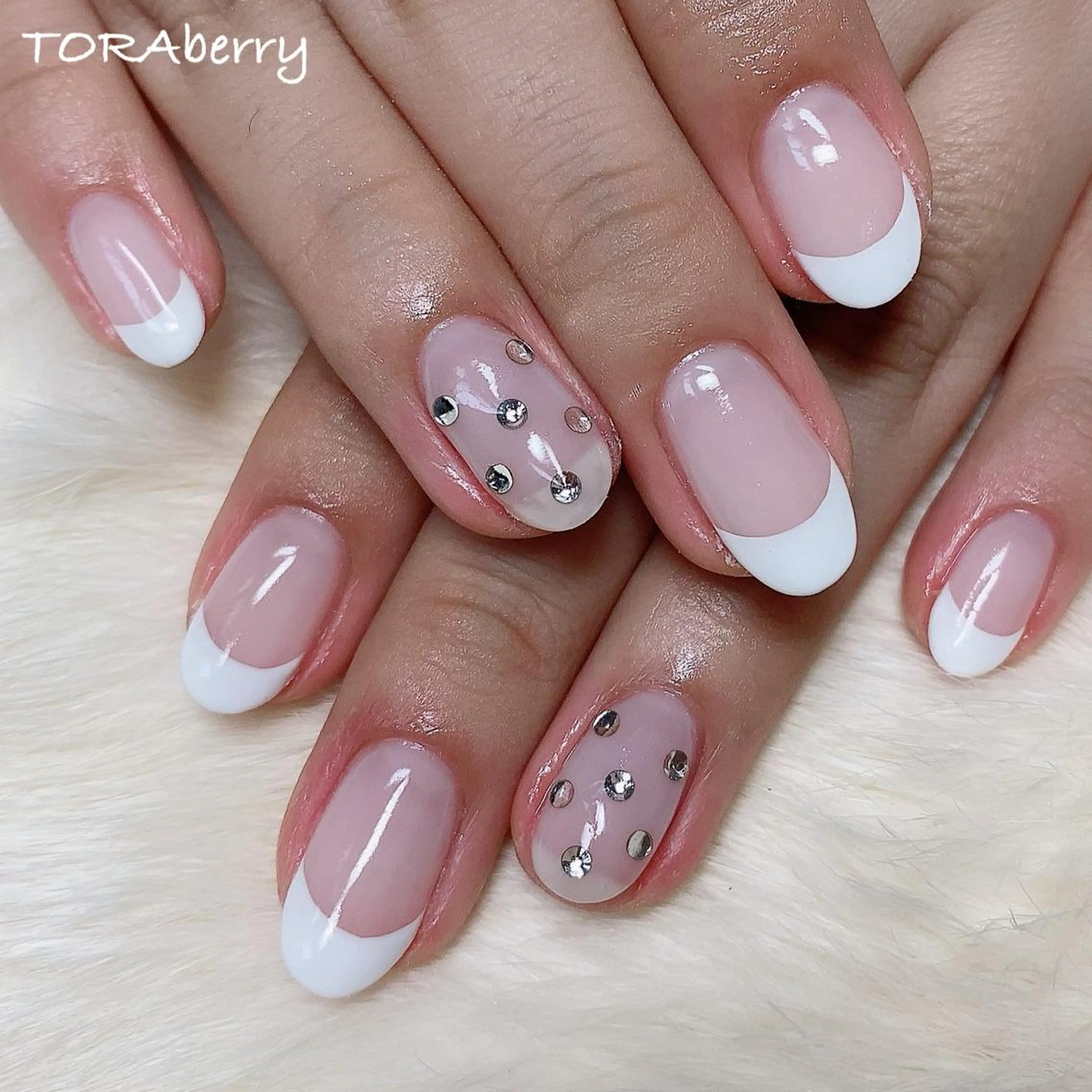 ネイル フレンチネイル ハンドネイル ネイリスト なつみのネイルデザイン