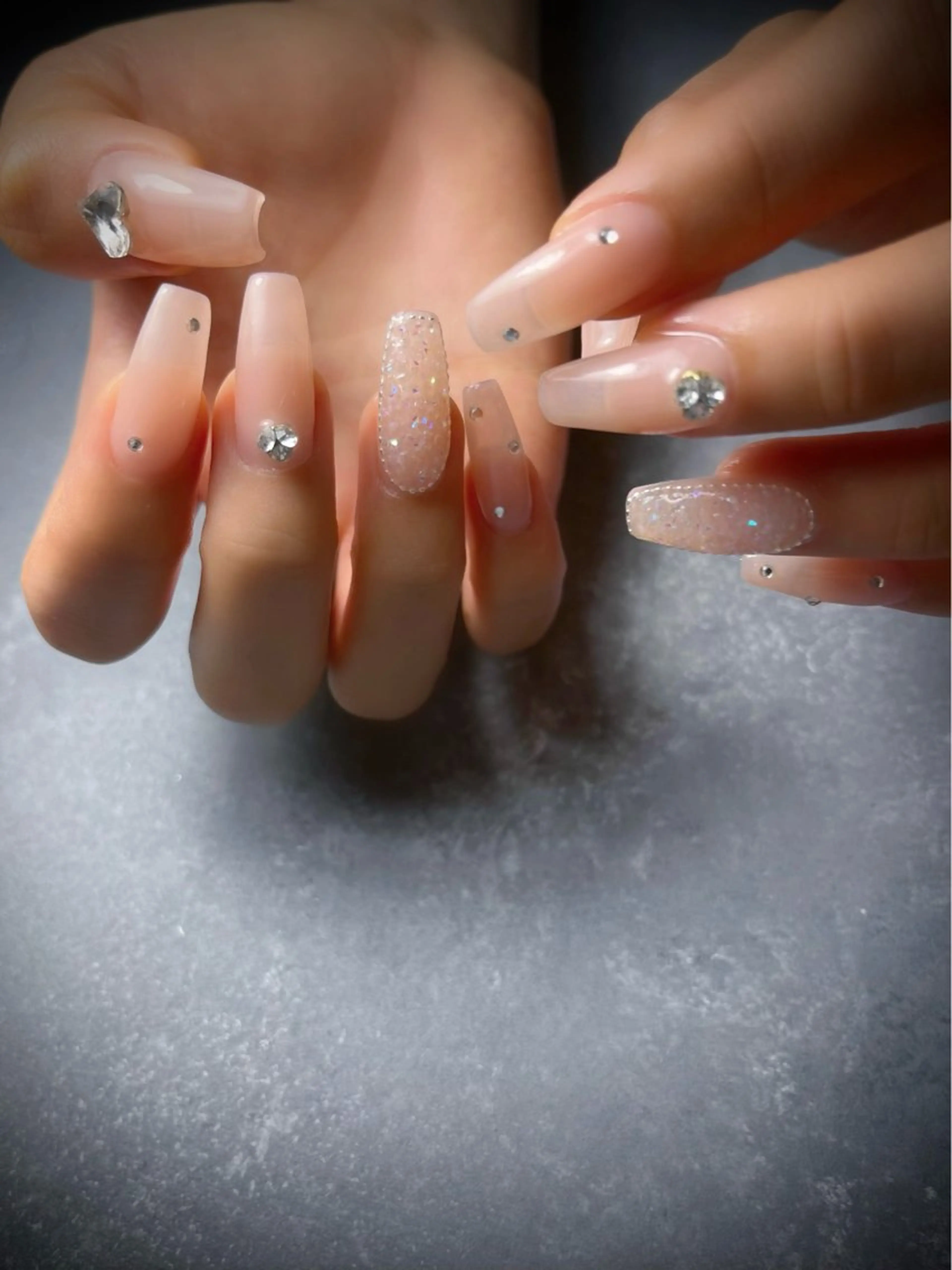 ネイル キラキラネイル マグネットネイル ワンカラーネイル スカルプネイル ワンホンネイル nine.🦋 YUKOのネイルデザイン