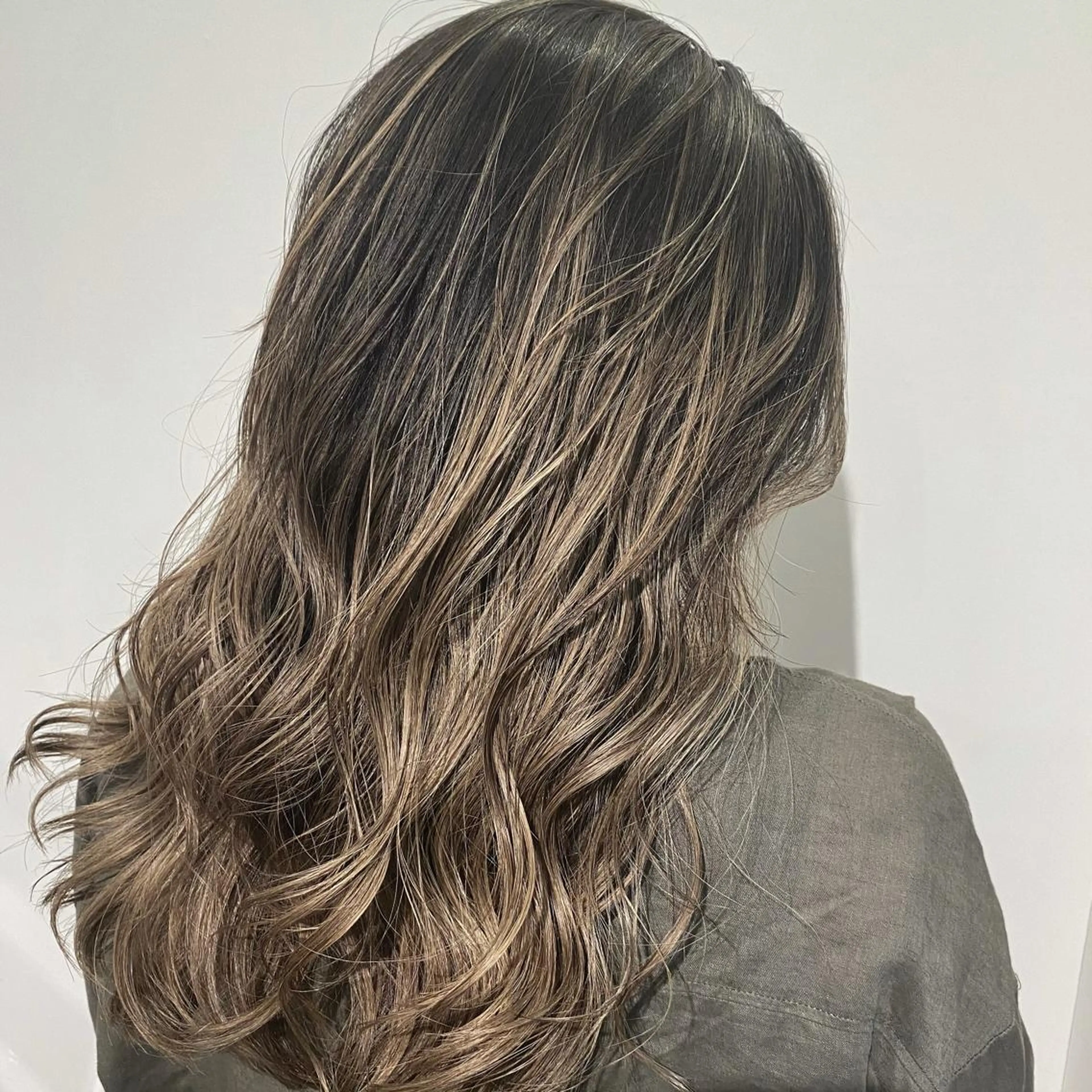 ロング しもかわ かほのヘアスタイル