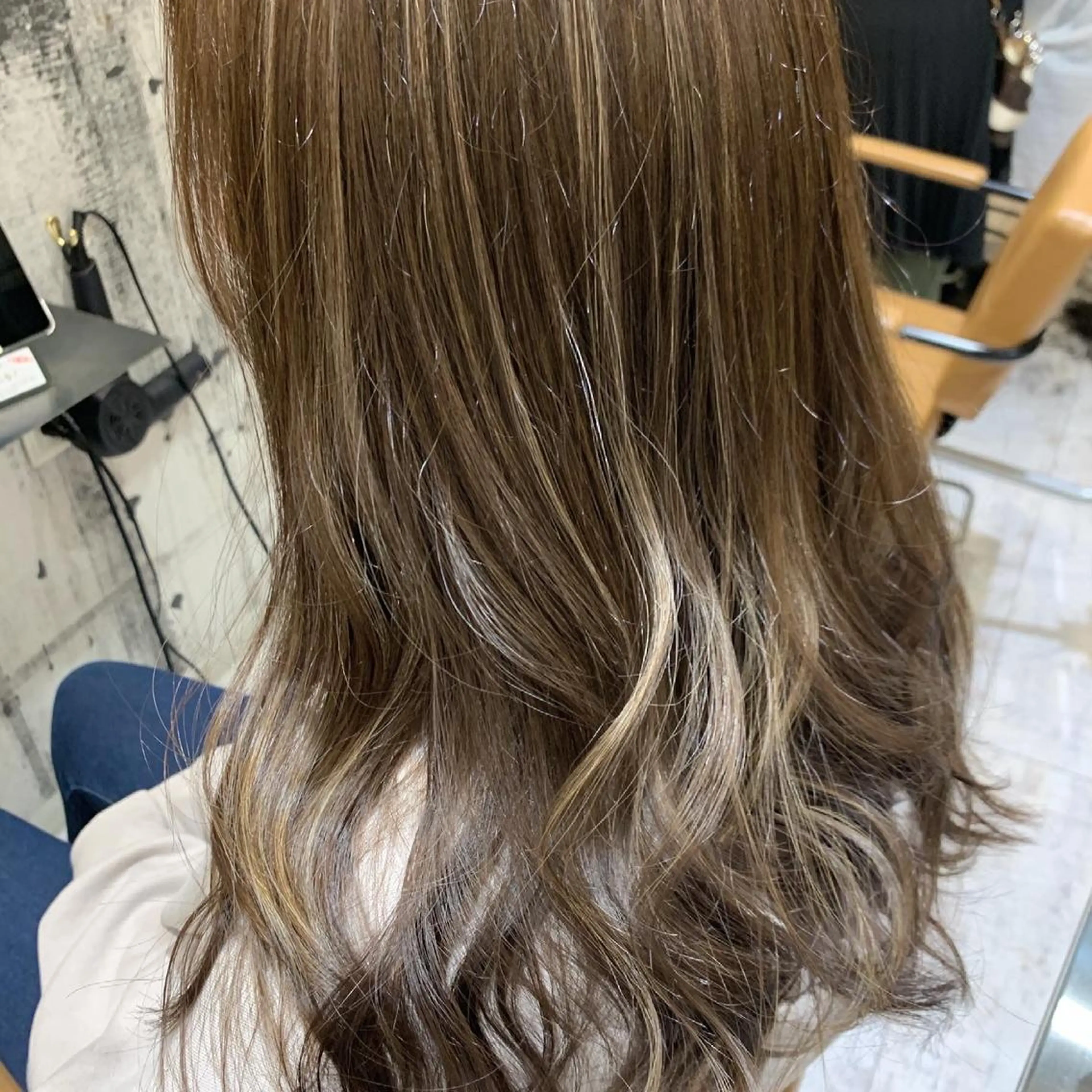 カラー ヤマダ サクラのヘアスタイル