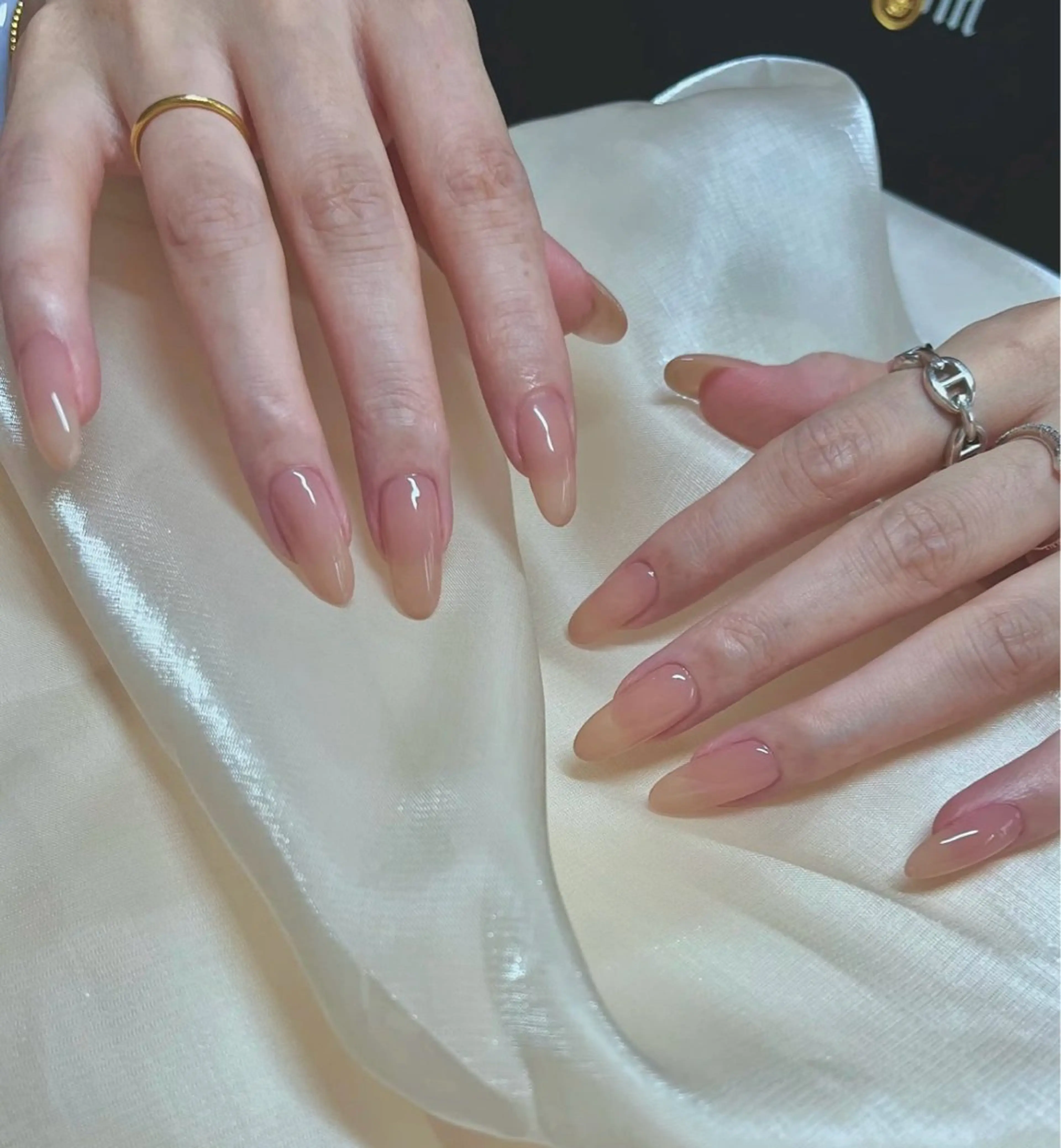 ネイル オーロラネイル 長さ出し フットネイル 韓国ネイル ラメ(グリッター) ハンドネイル 👍thumbs up nail👍のネイルデザイン