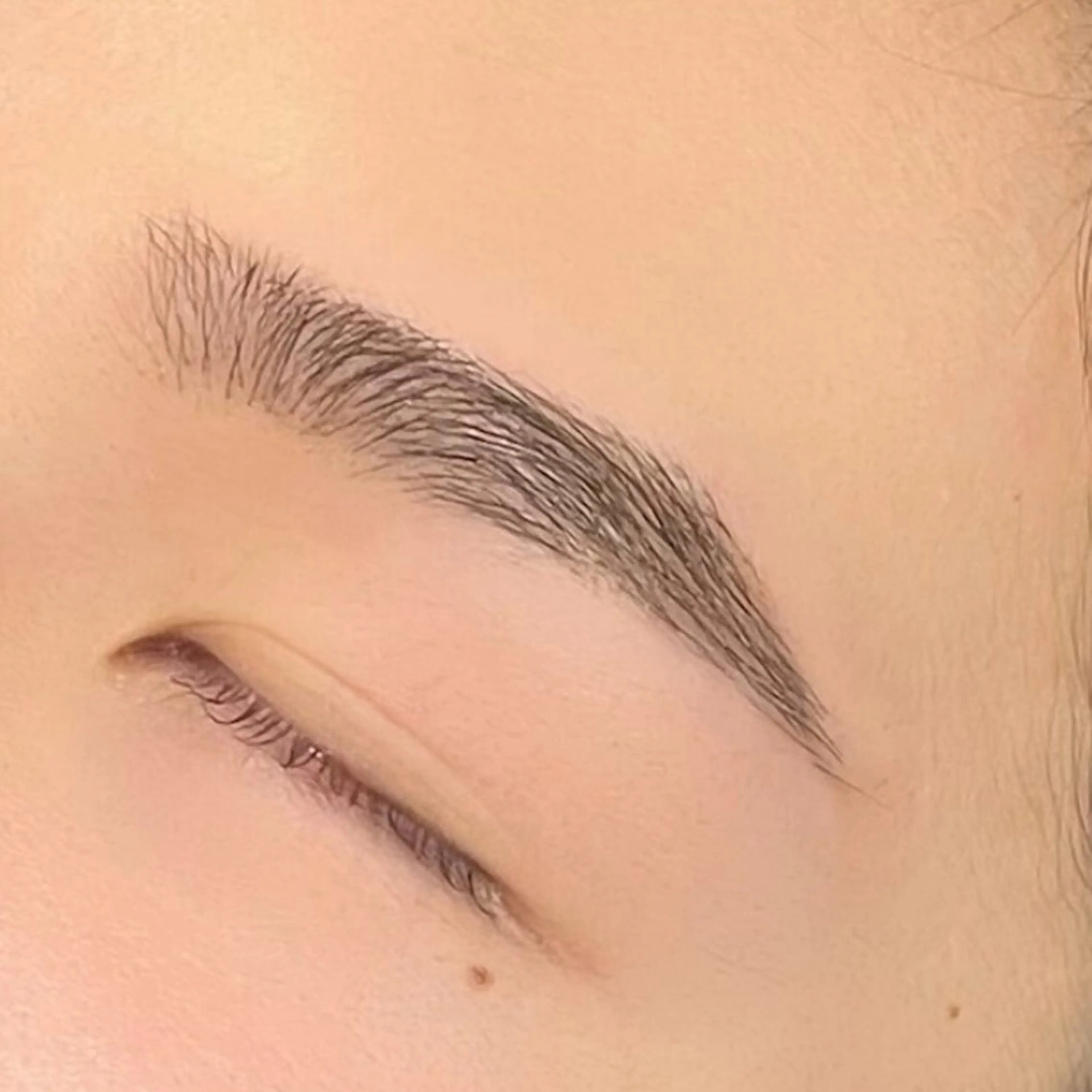 メンズ アイブロウ ワックス脱毛 眉カット その他(アイブロウ) GO TODAY SHAiRE SALON新宿Ciel店所属・kaede アイブロウ🫧まつパの眉毛・アイブロウイメージ