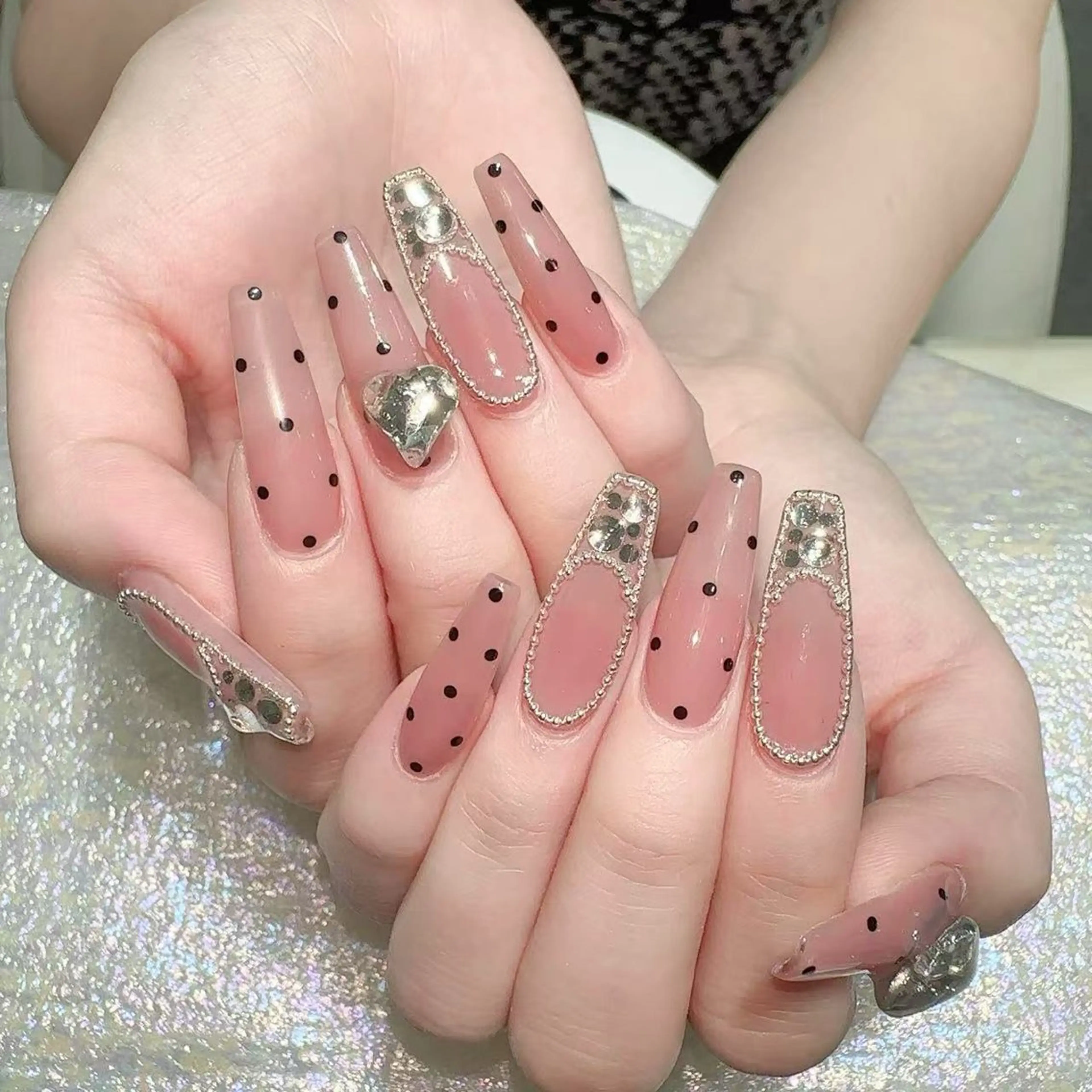 ネイル ハンドネイル Queens 榊 まおのネイルデザイン