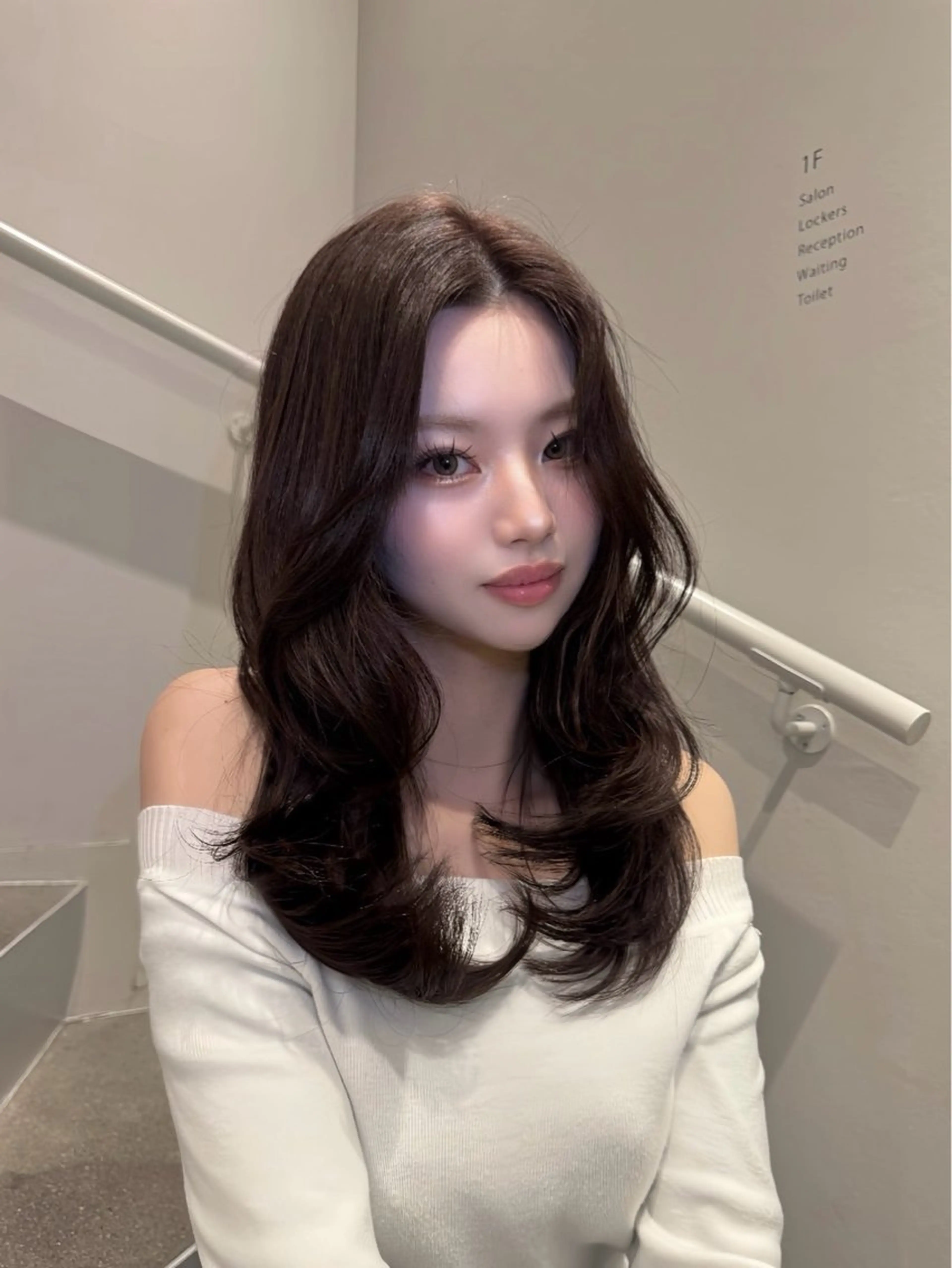 セミロング カット 透明感ある艶カラー / KAKOのヘアスタイル