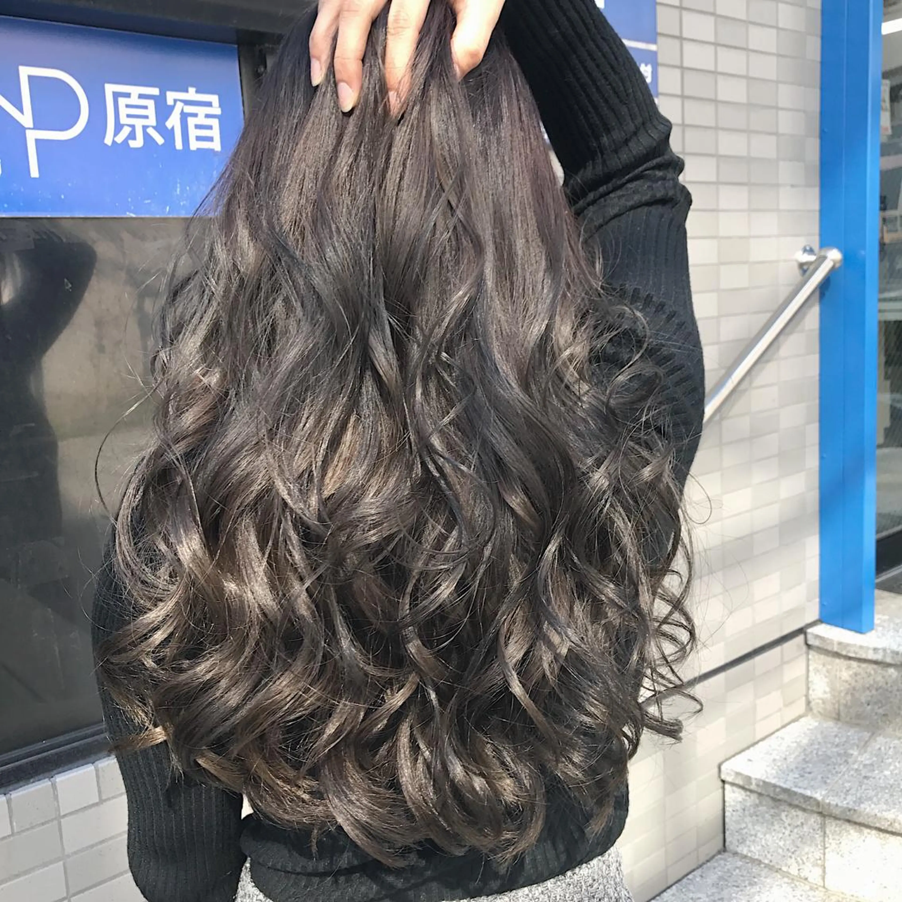 ロング カラー ヘアアレンジ Zina渋谷エリア マネージャShionのヘアスタイル