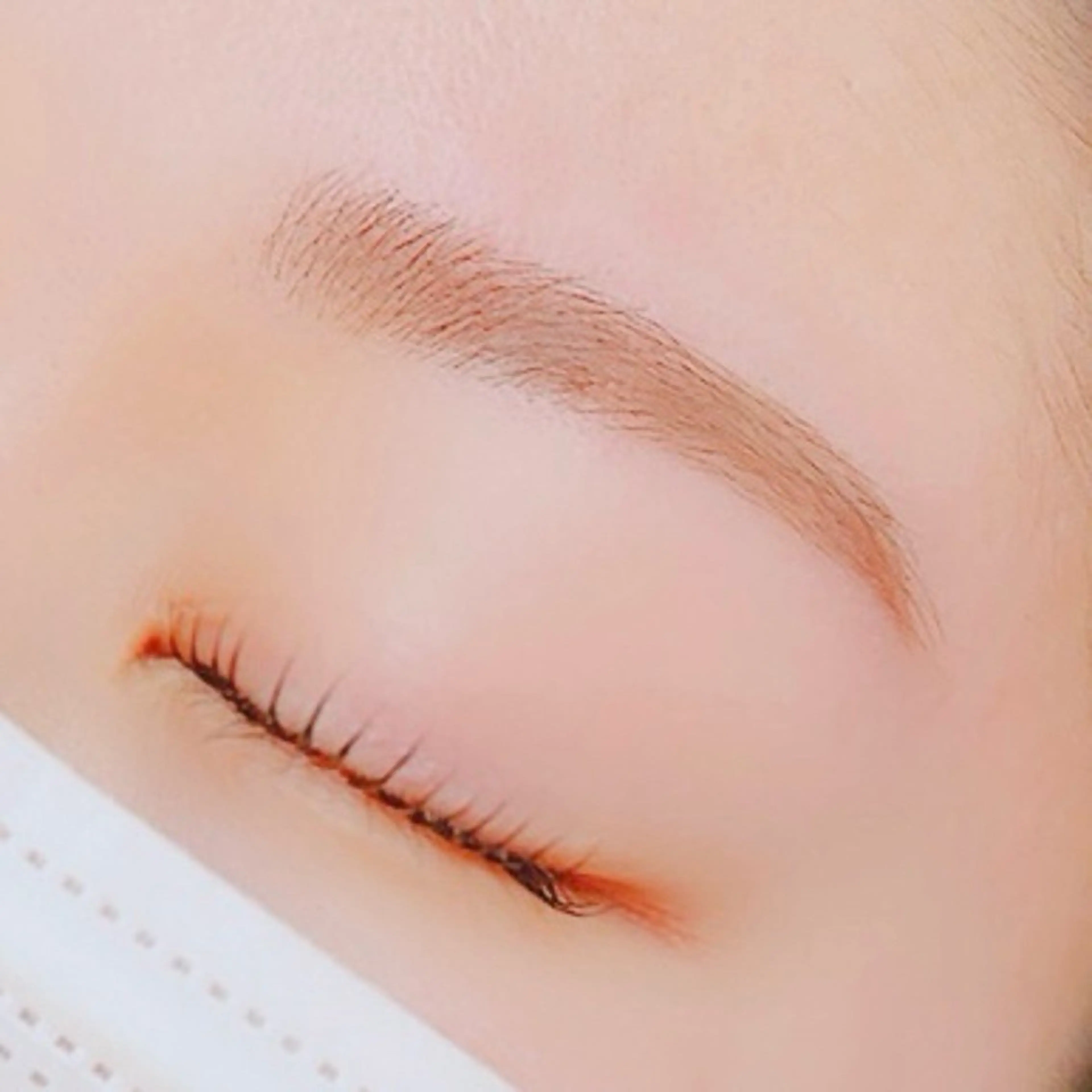 アイブロウ LUVISM EYELASH阿部のマツエク・マツパデザイン