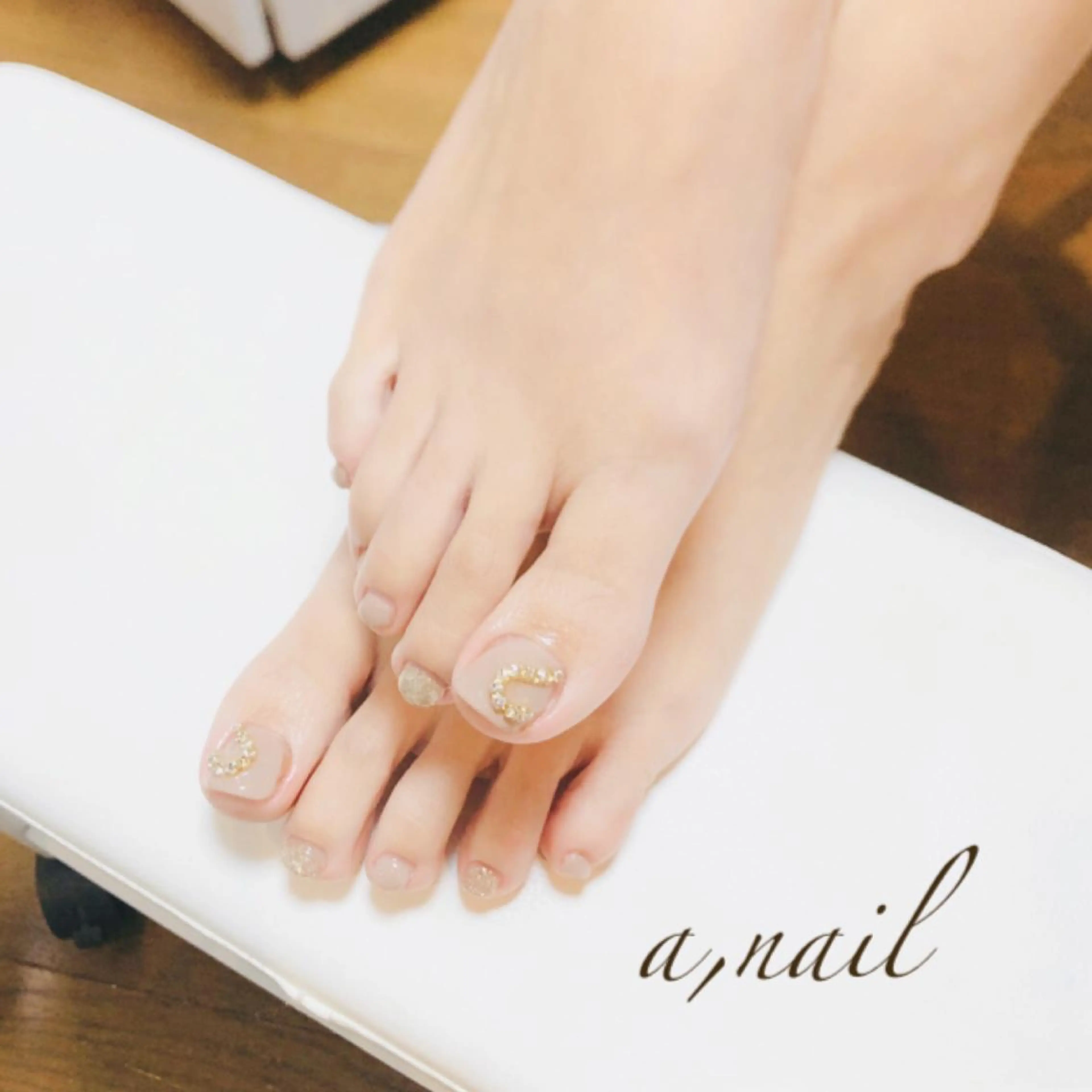 ネイル フットネイル ジェルネイル グラデーション ハート ニュアンスネイル フットネイル ネイルサロン エーネイルのネイルデザイン