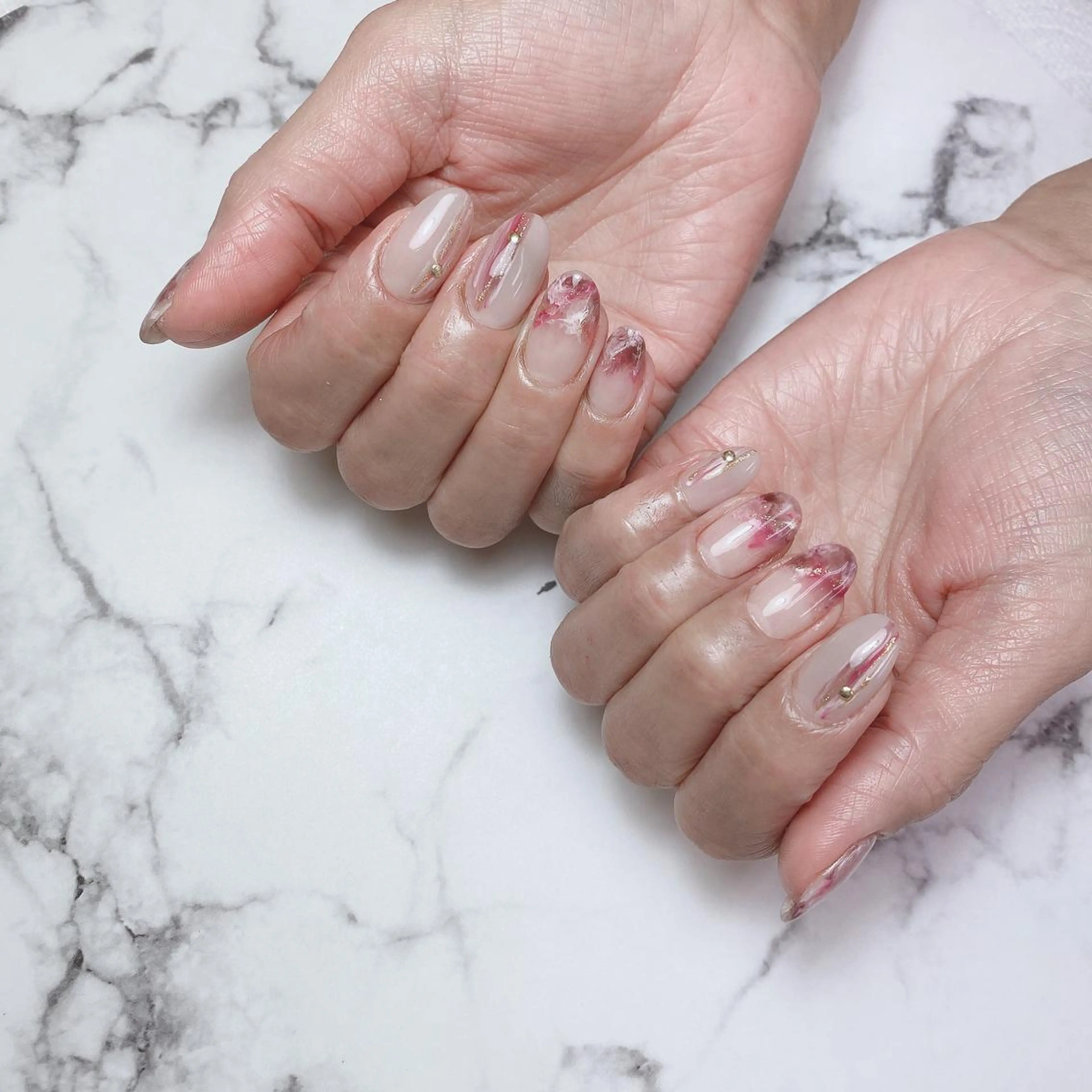 セミロング ネイル グラデーション 石原 夕華のネイルデザイン