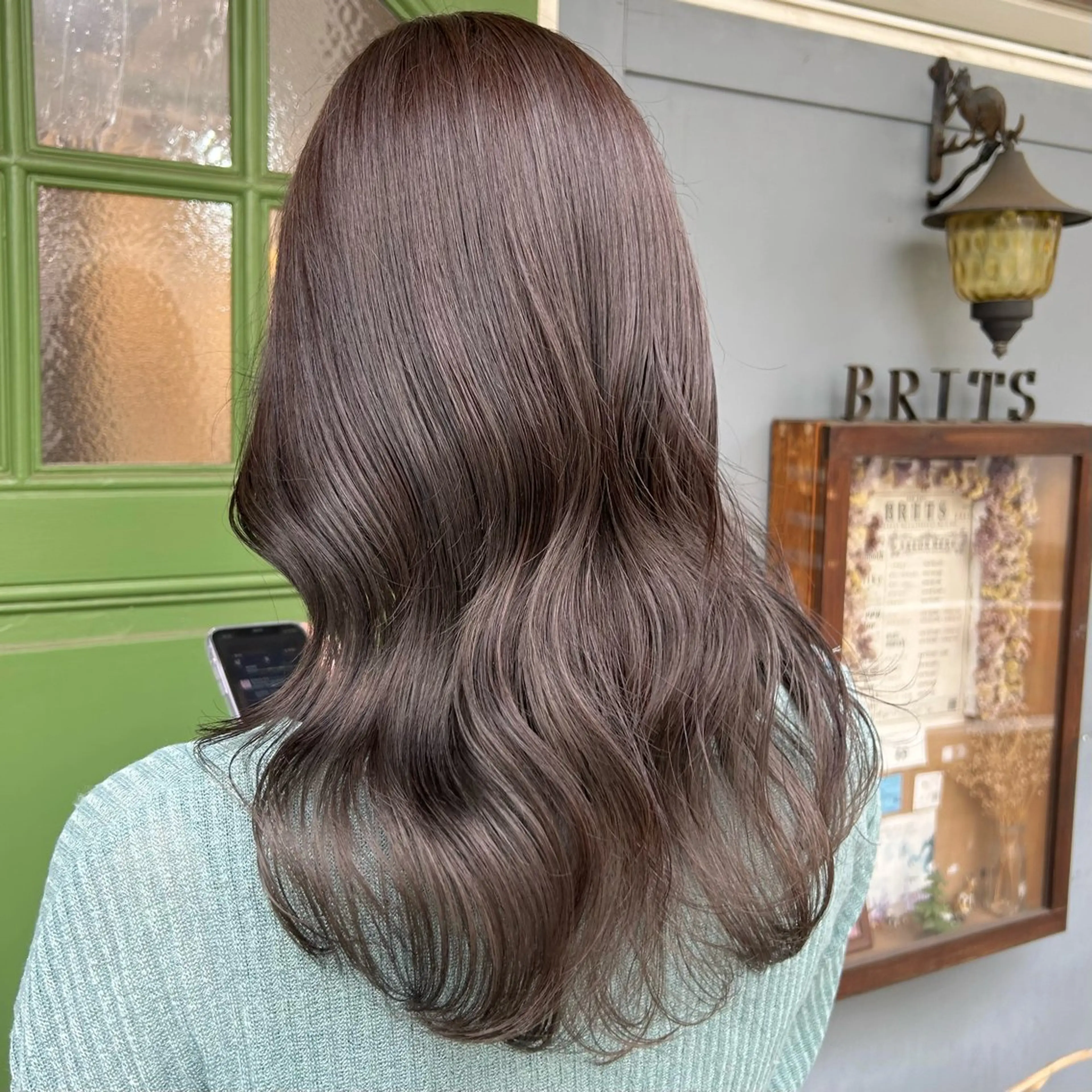 ミディアム カラー アッシュ ブラウンカラー オリーブブラウン オレンジ ピンクカラー BRITS 渡辺 菜々子のヘアスタイル