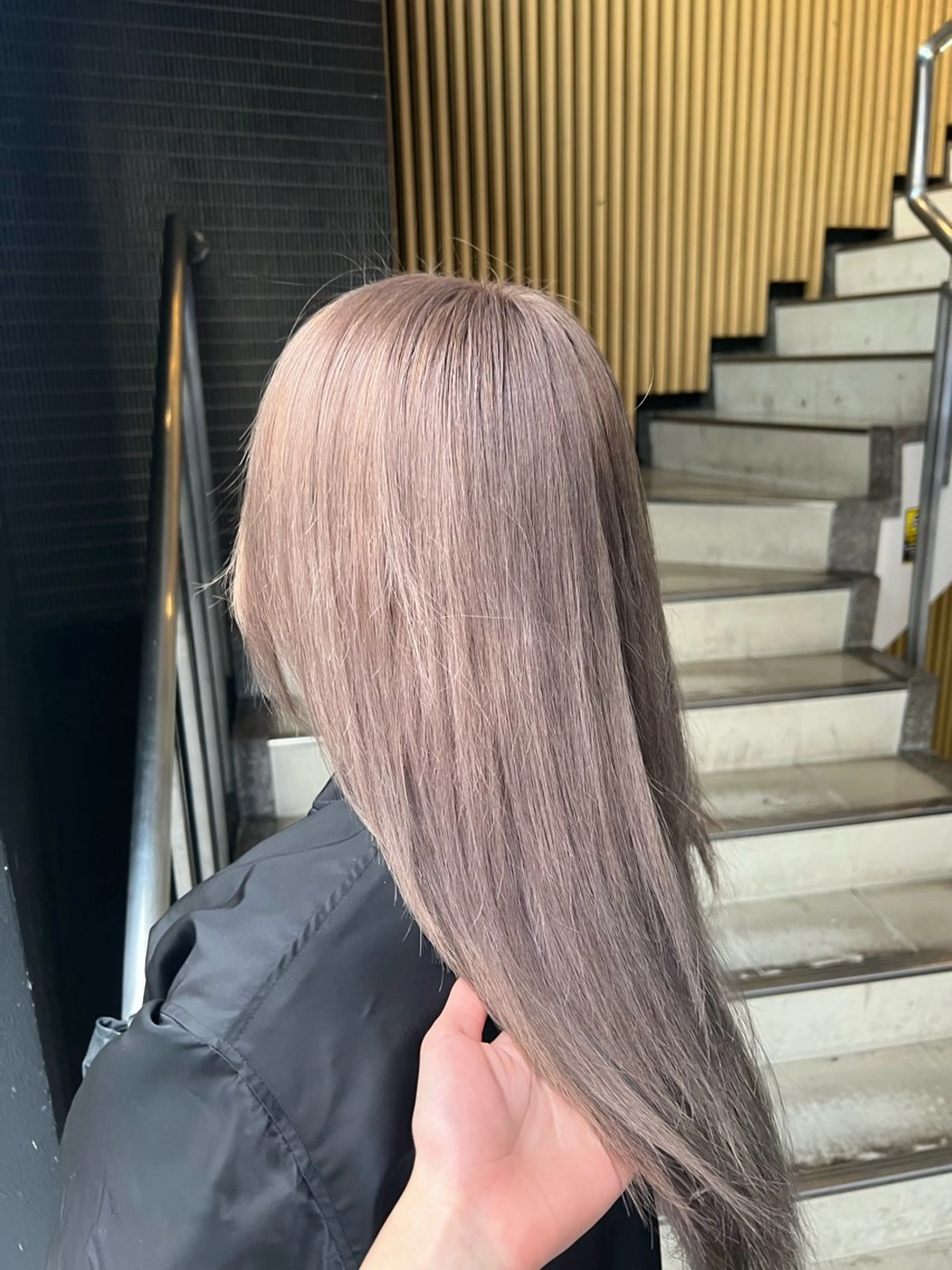 ミディアム ヘアカラー ハイトーンカラー 坂本 翼のヘアスタイル