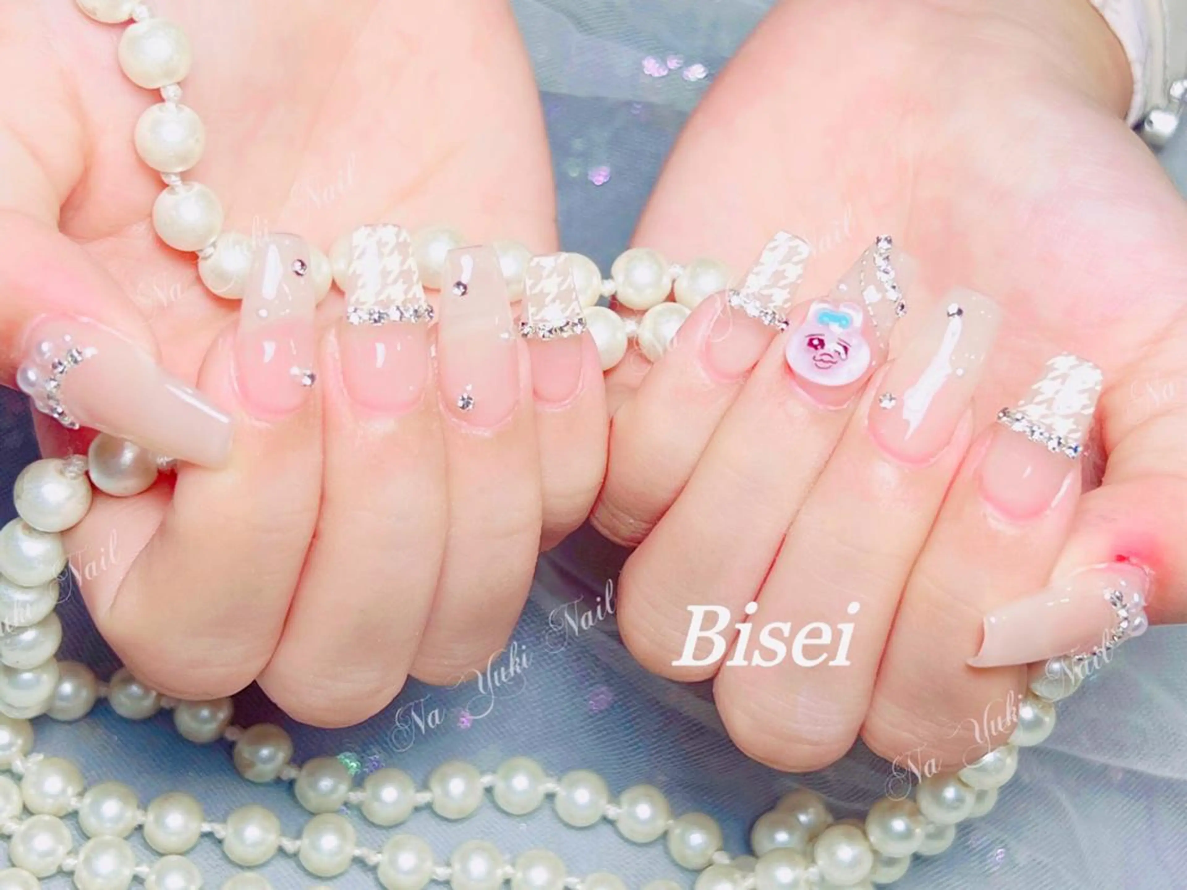 ネイル Queenie 🦋のネイルデザイン