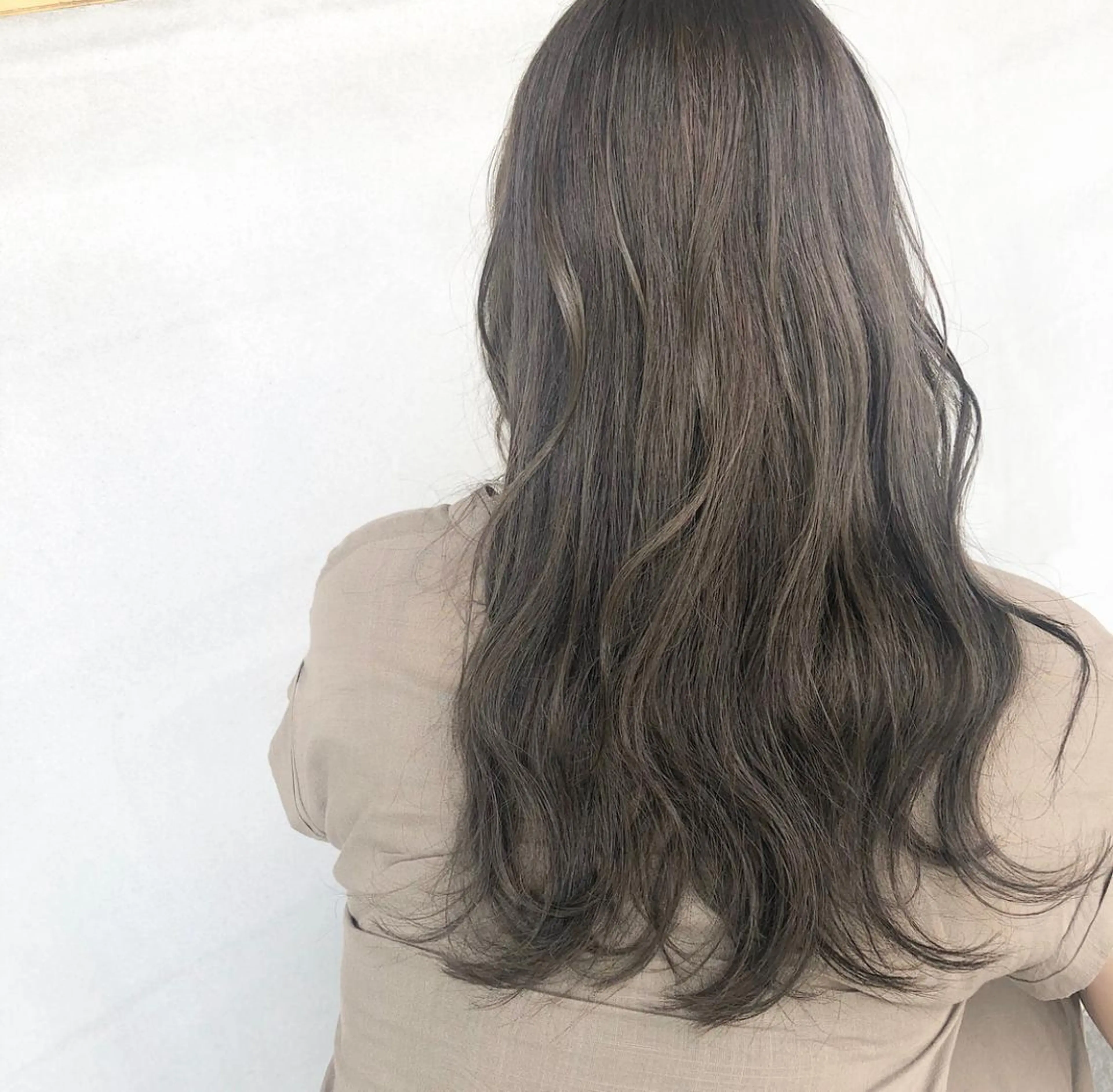 ロング カラー カット ヘアカラー 小森 樹奈のヘアスタイル