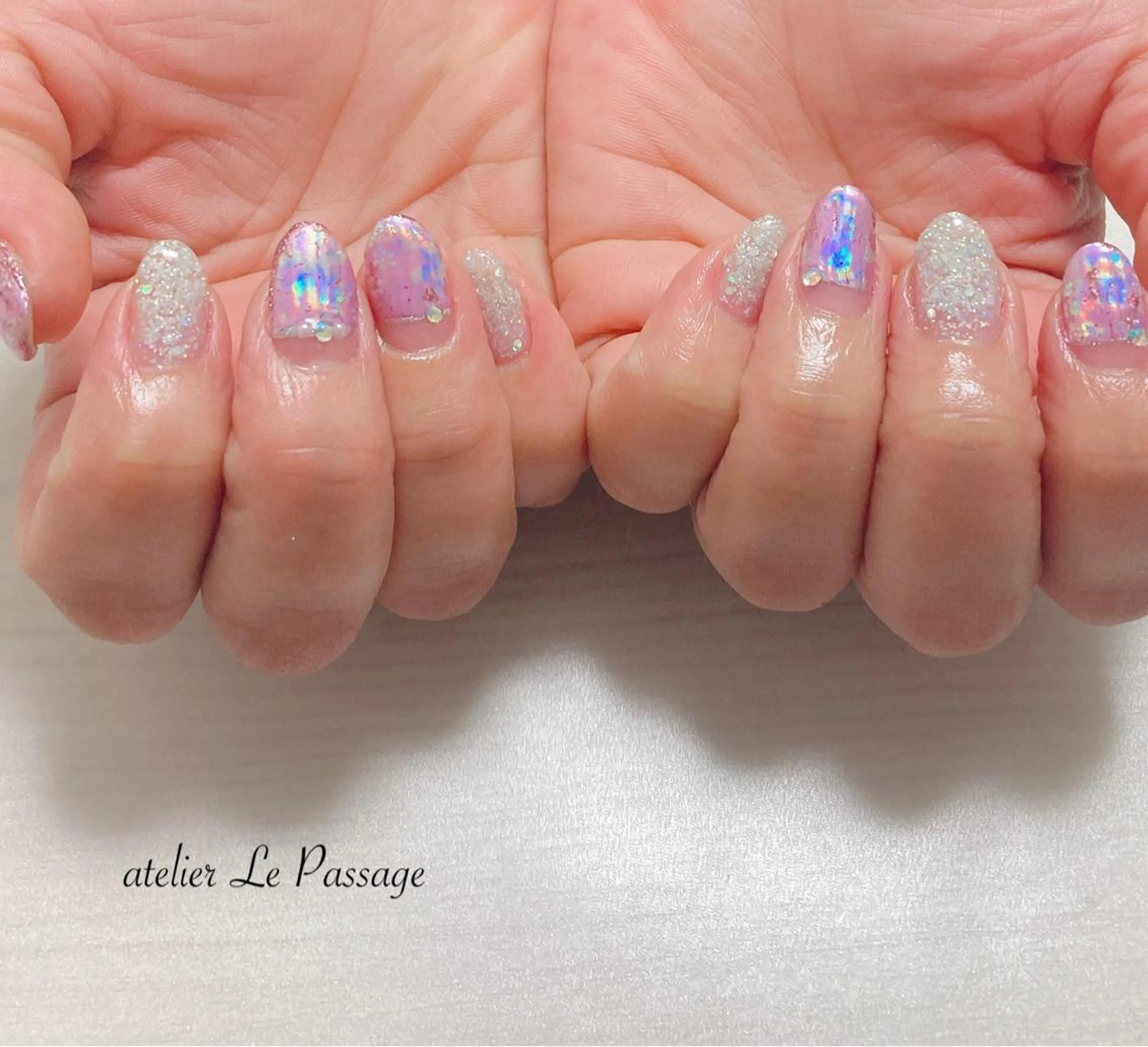 ネイル フレンチネイル ジェルネイル ラメ(グリッター) オフィスネイル パラジェル ハンドネイル Atelier Le Passage所属・h nakatsukaのネイルデザイン