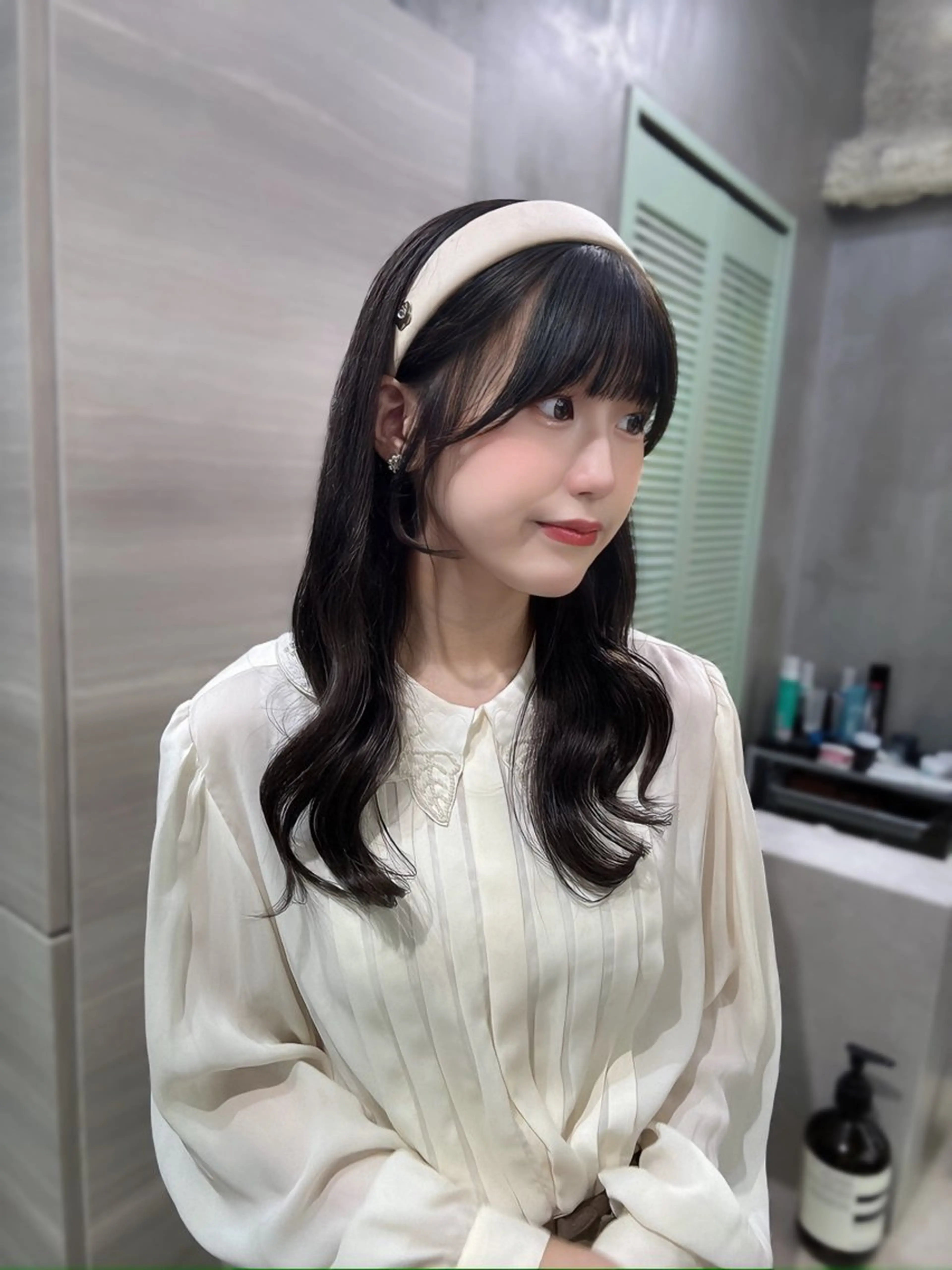 セミロング カラー ヘアアレンジ ブリーチ 透明感カラー ダブルカラー ブリーチなしカラー 顔周りカット ヘアカラー the path sora♡のヘアスタイル