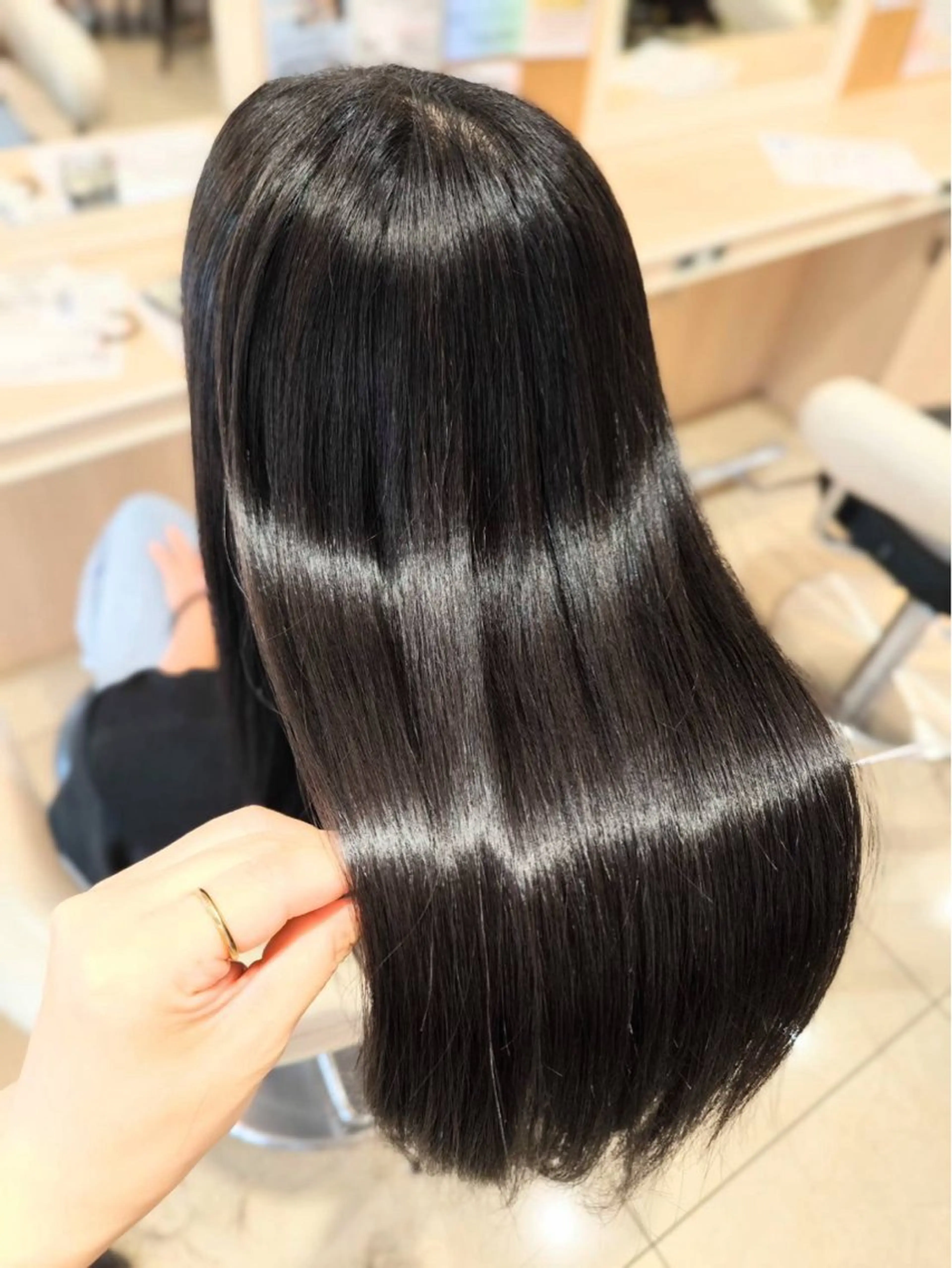 ロング ヘアカラー 透明感カラー/暗髪 🪽鈴木亜優里のヘアスタイル