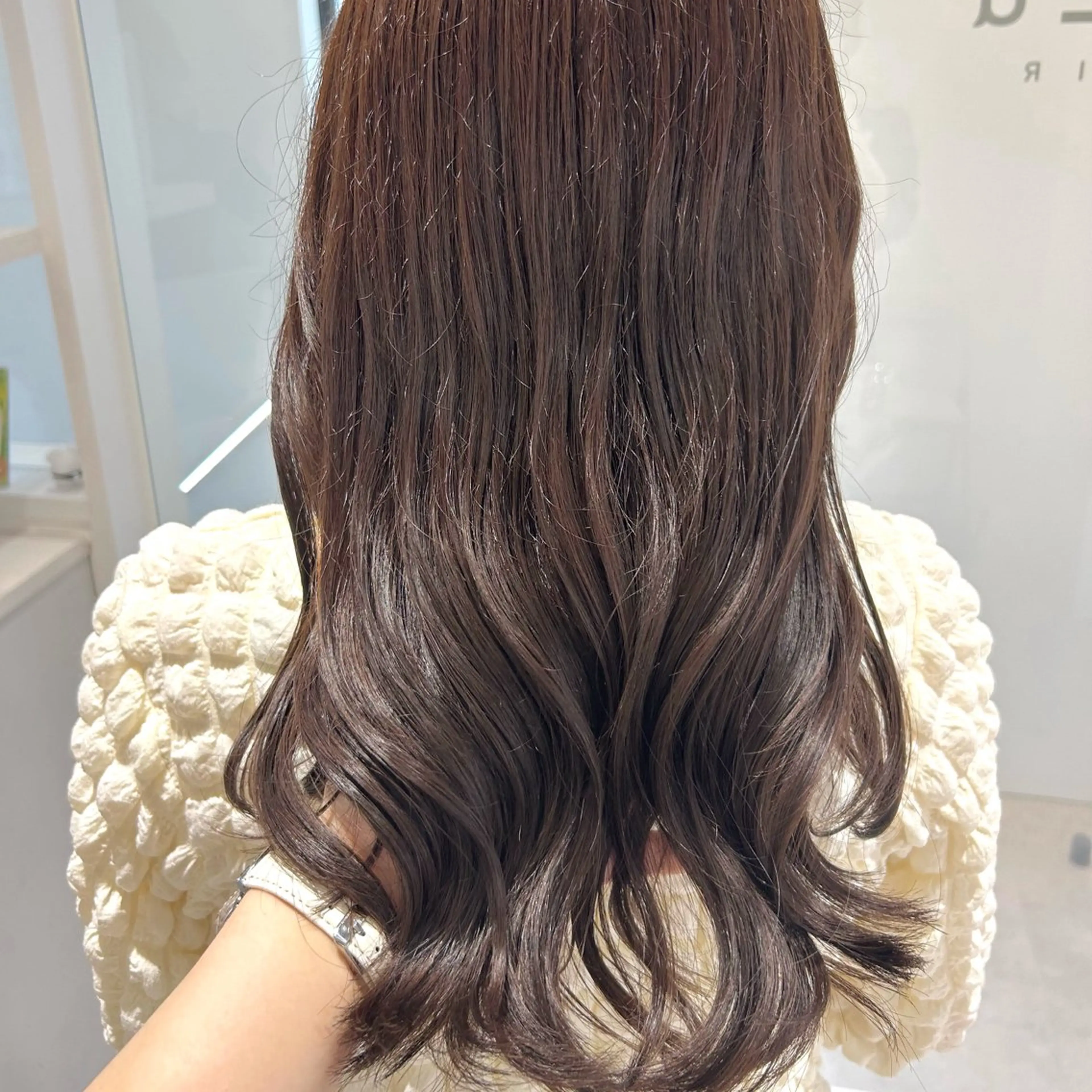 セミロング カラー チアキ ジュリのヘアスタイル