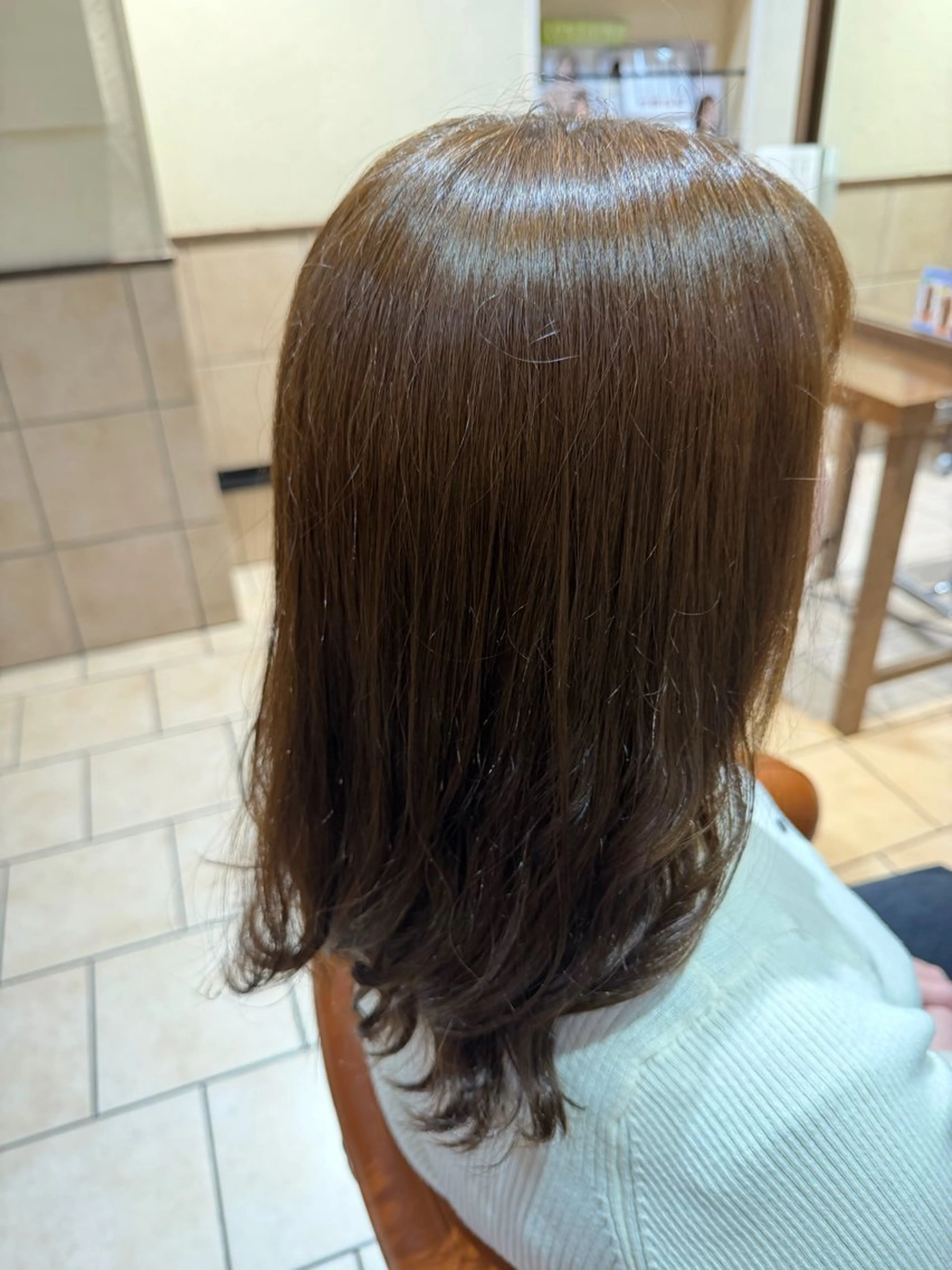 セミロング カラー ヘアカラー トリートメント 井上 琉菜のヘアスタイル