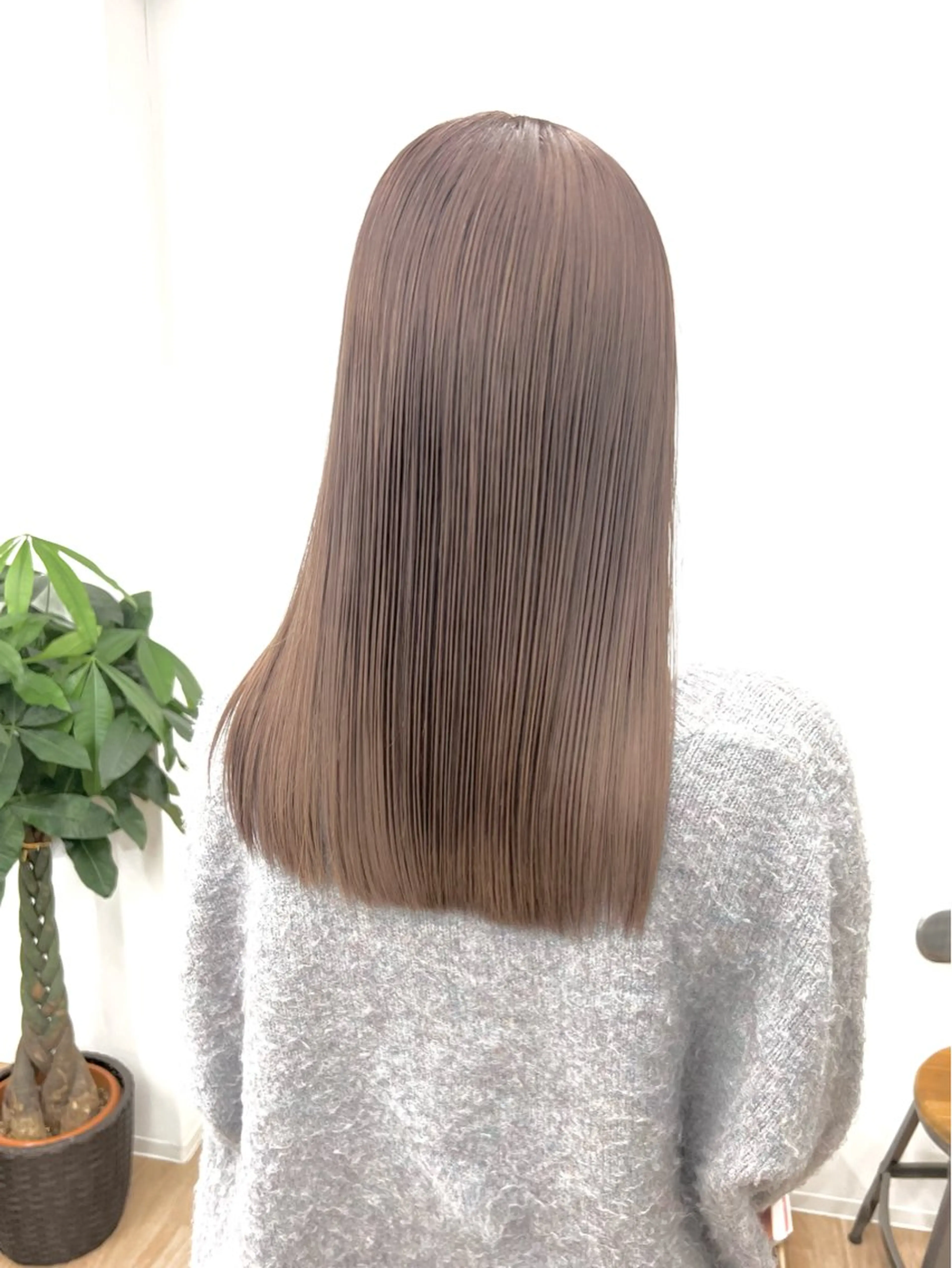 ミディアム カラー アッシュ ベージュカラー ブリーチ ブロンド ブラウンカラー カット ヘアカラー トリートメント nico TOKYO 渋谷所属・ブリーチ ハイトーン 特化🌈フジタハルキのヘアスタイル