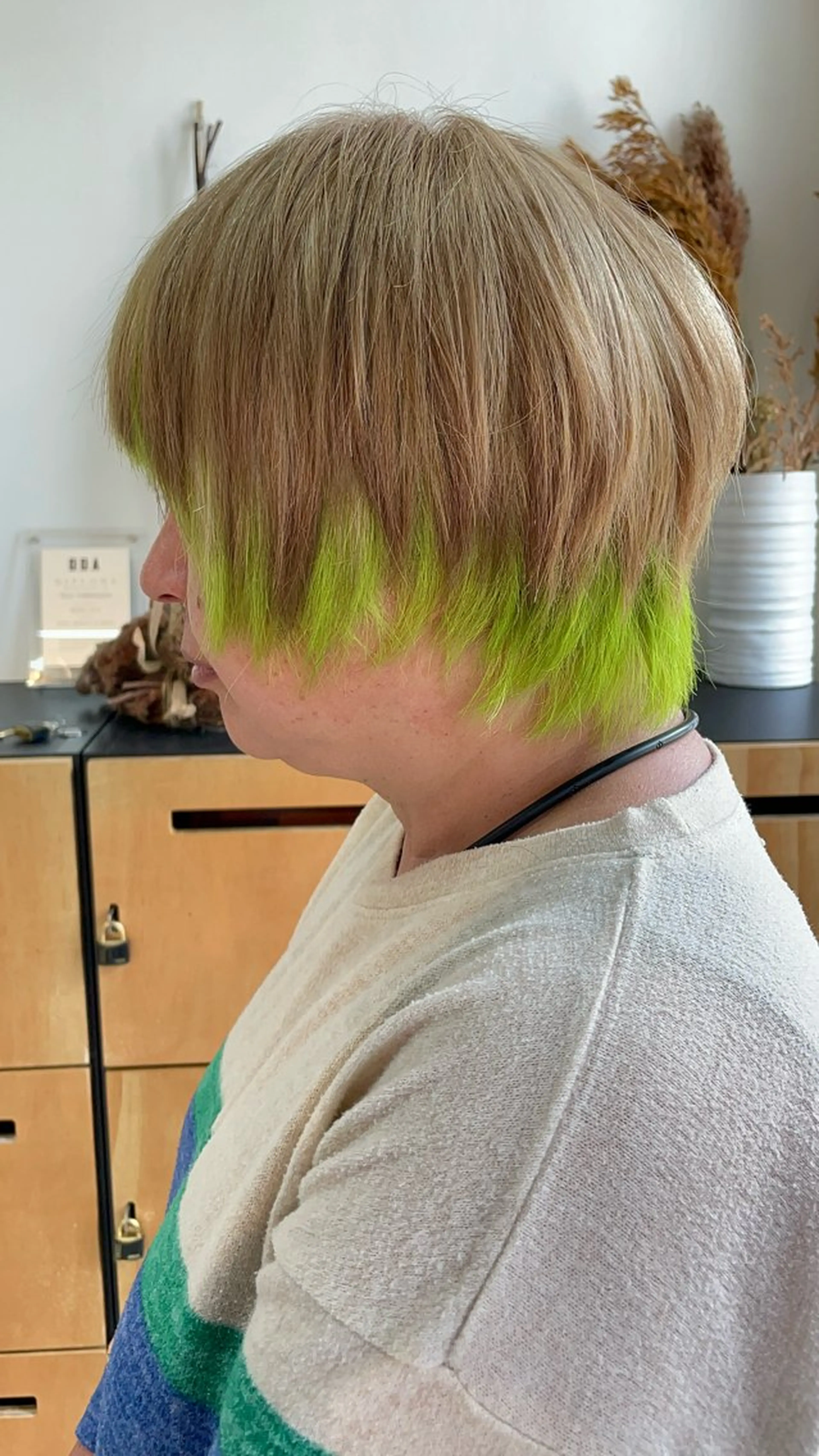 ショート カラー ベージュカラー ハイトーンカラー インナーカラー noa.所属・🎨カラー専門家🎨 チャーリーのヘアスタイル