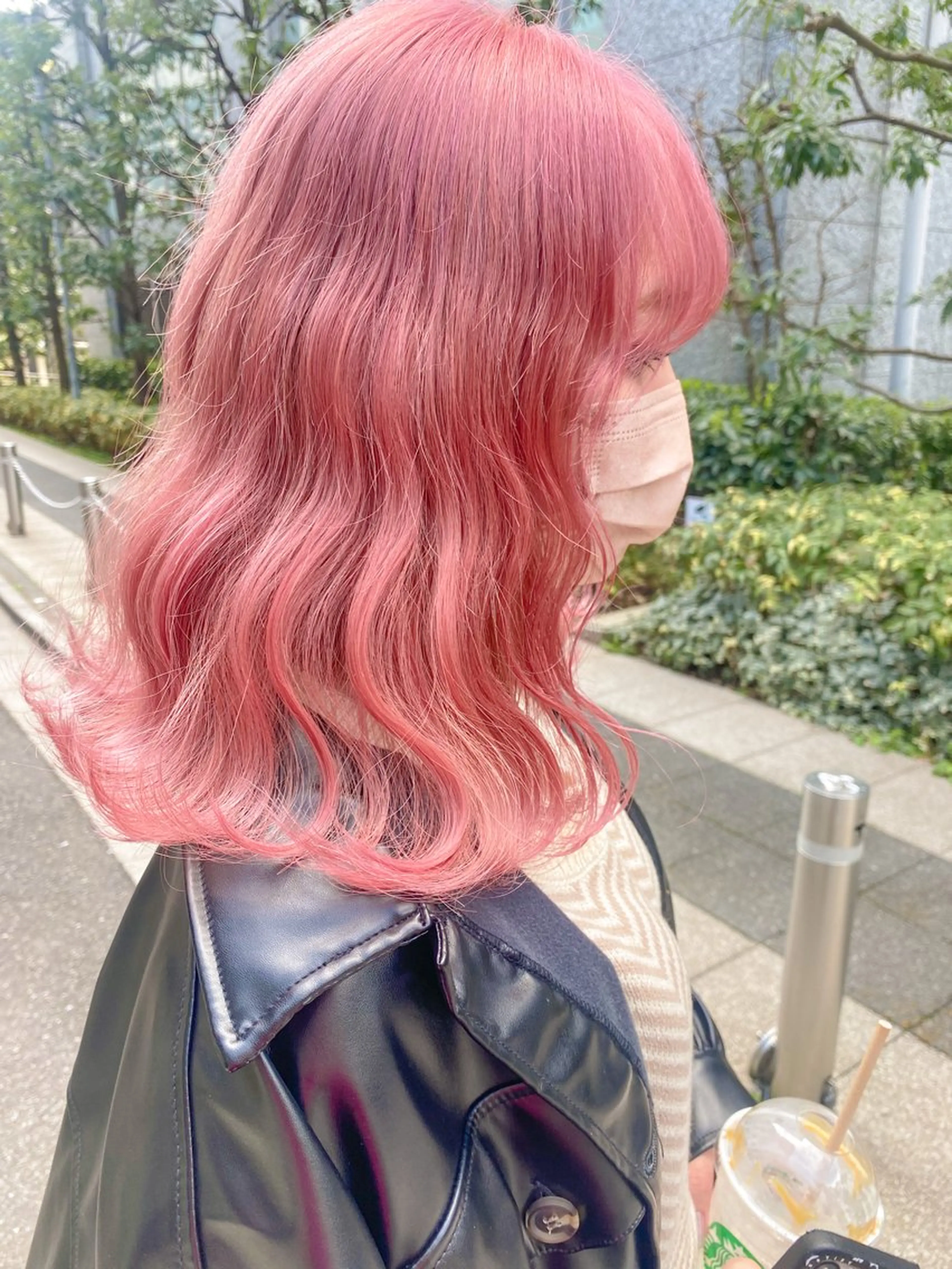 ミディアム カラー カシス ハイトーンカラー インナーカラー 韓国風カラー ラベンダーカラー ヘアカラー Chérie所属・Chérie 渋谷/カラーサロンのヘアスタイル