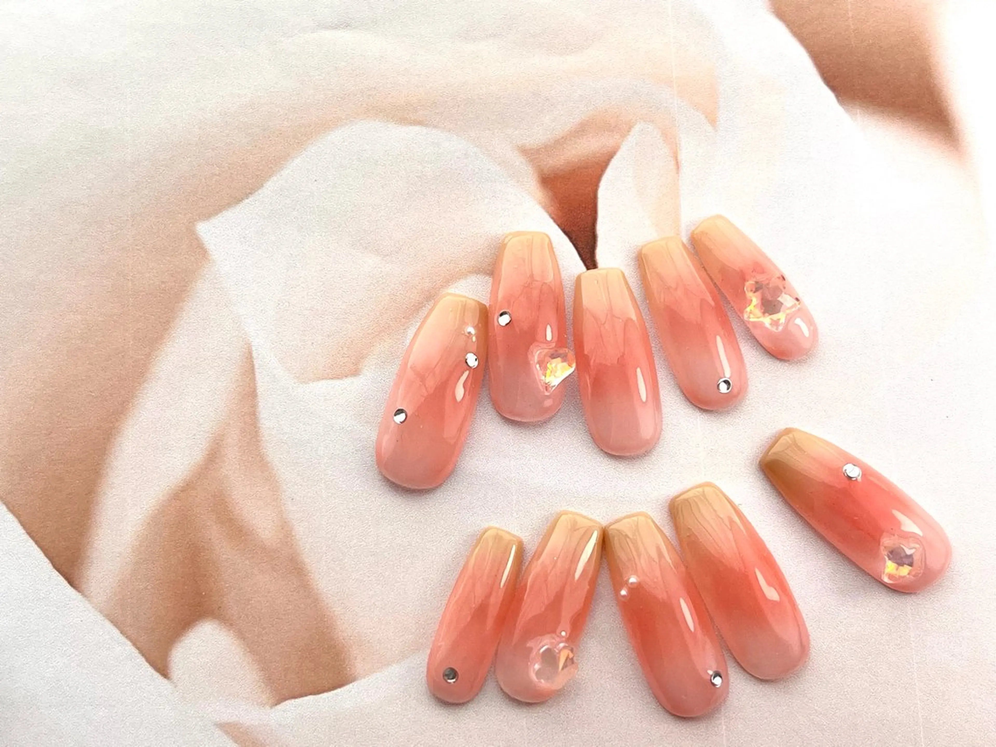 ネイル チークネイル ハンドネイル 加藤 恵のネイルデザイン