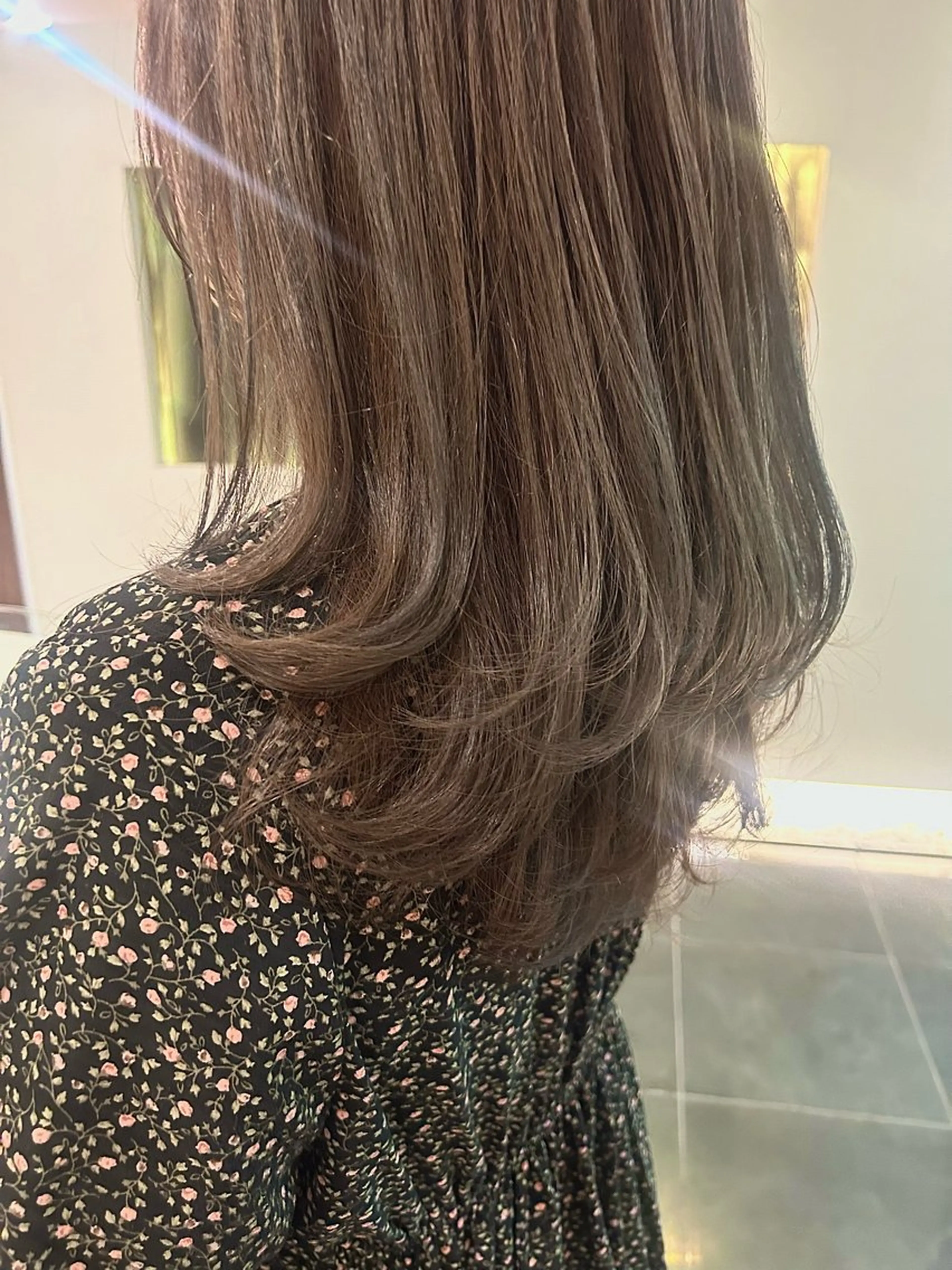 ロング カラー ヘアアレンジ グレージュ レイヤーカット チーフデザイナー 若林　麻衣のヘアスタイル