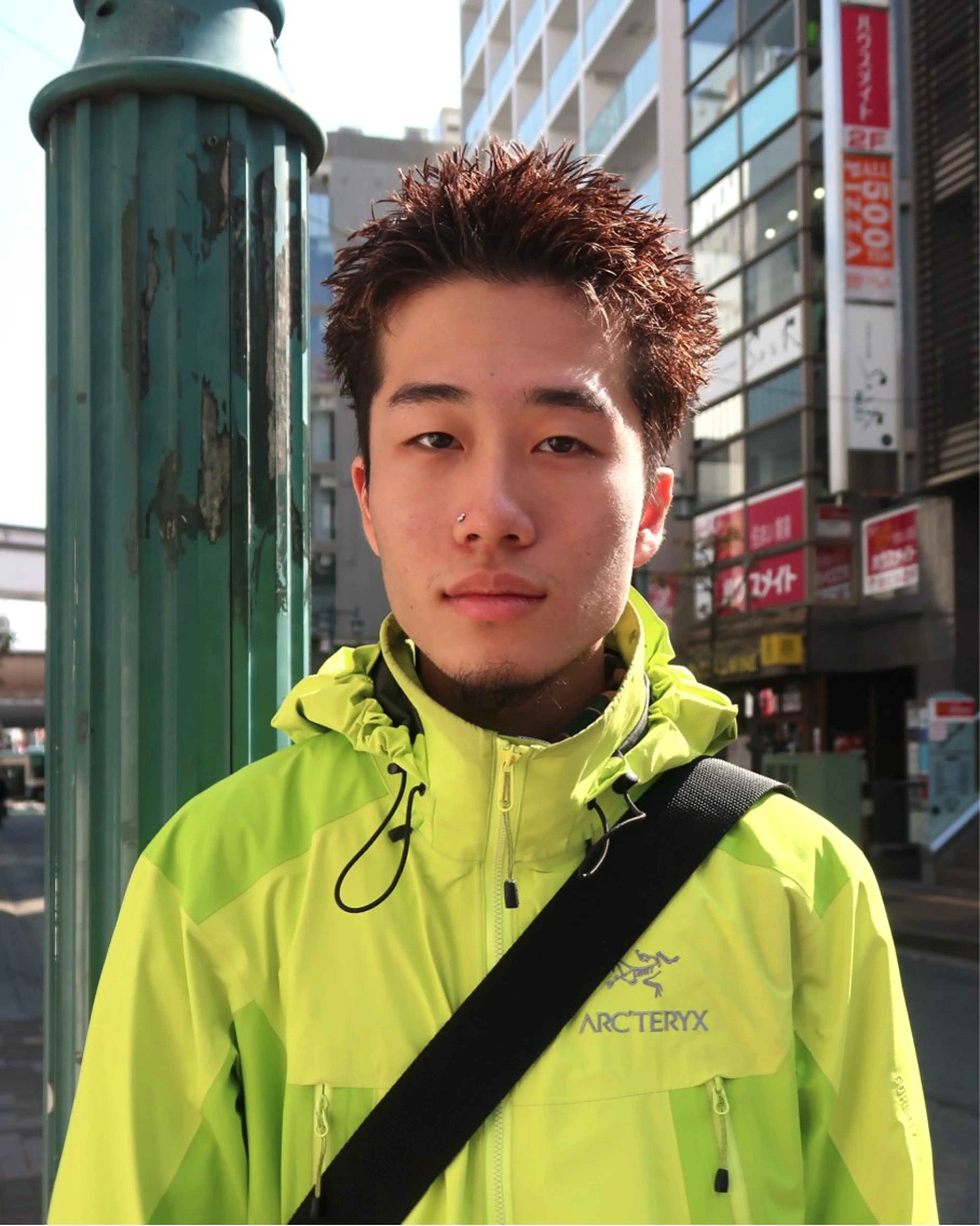 カラー メンズ メンズブリーチ メンズハイトーン メンズインナーカラー ブリーチ ケアブリーチ Rei/ 縮毛矯正/ ハイライトカラー募集のヘアスタイル